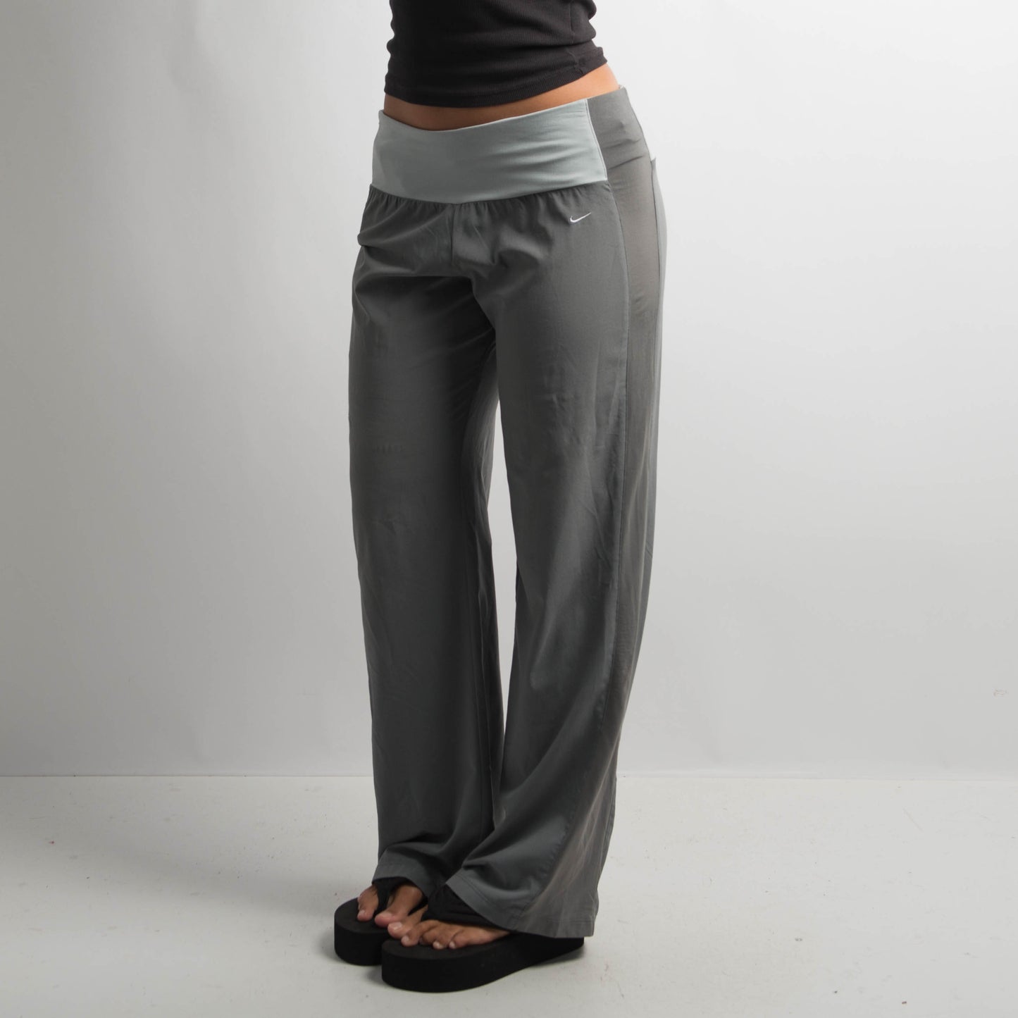 GREY FLARED NIKE PANTS