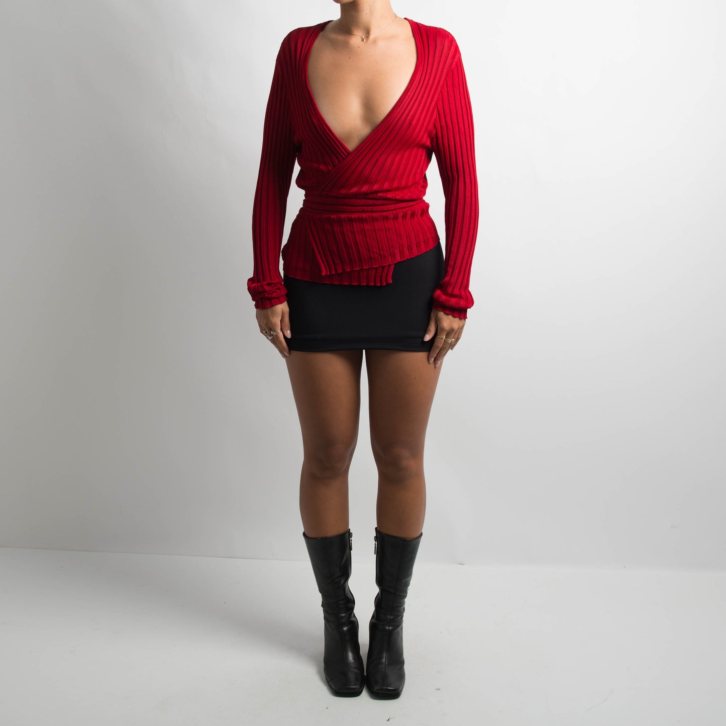 RED RIBBED TIE FRONT TOP