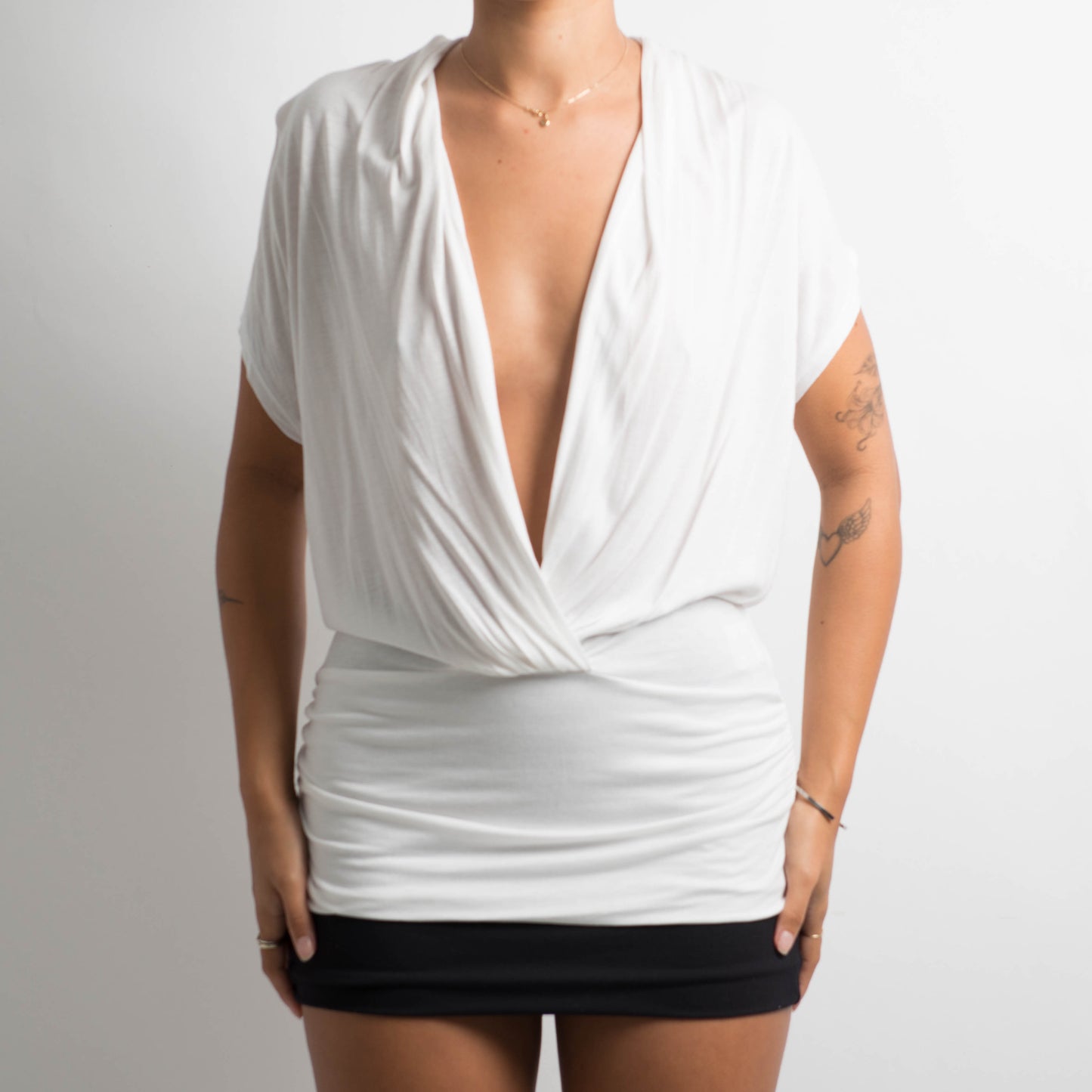 WHITE PLUNGE TOP