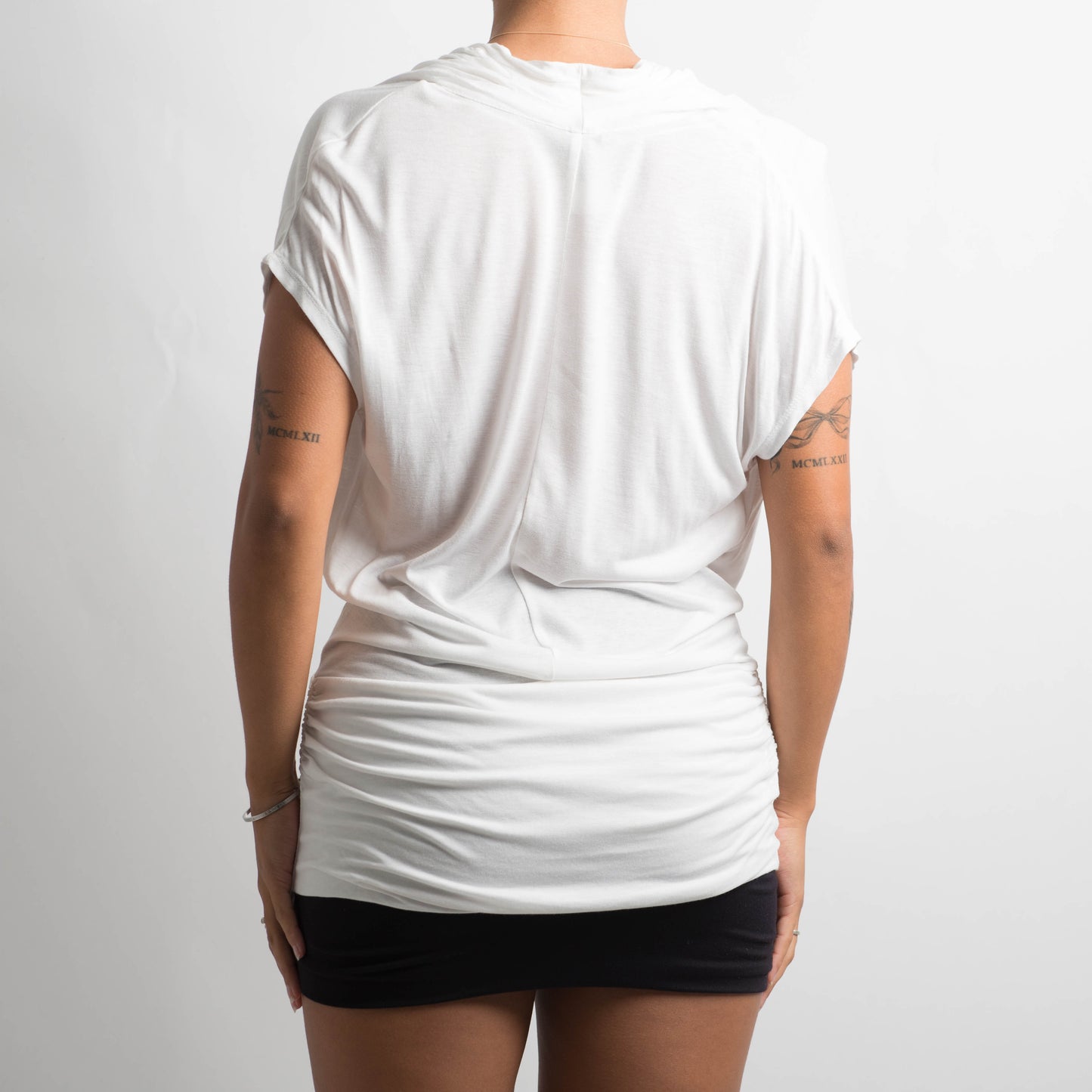 WHITE PLUNGE TOP