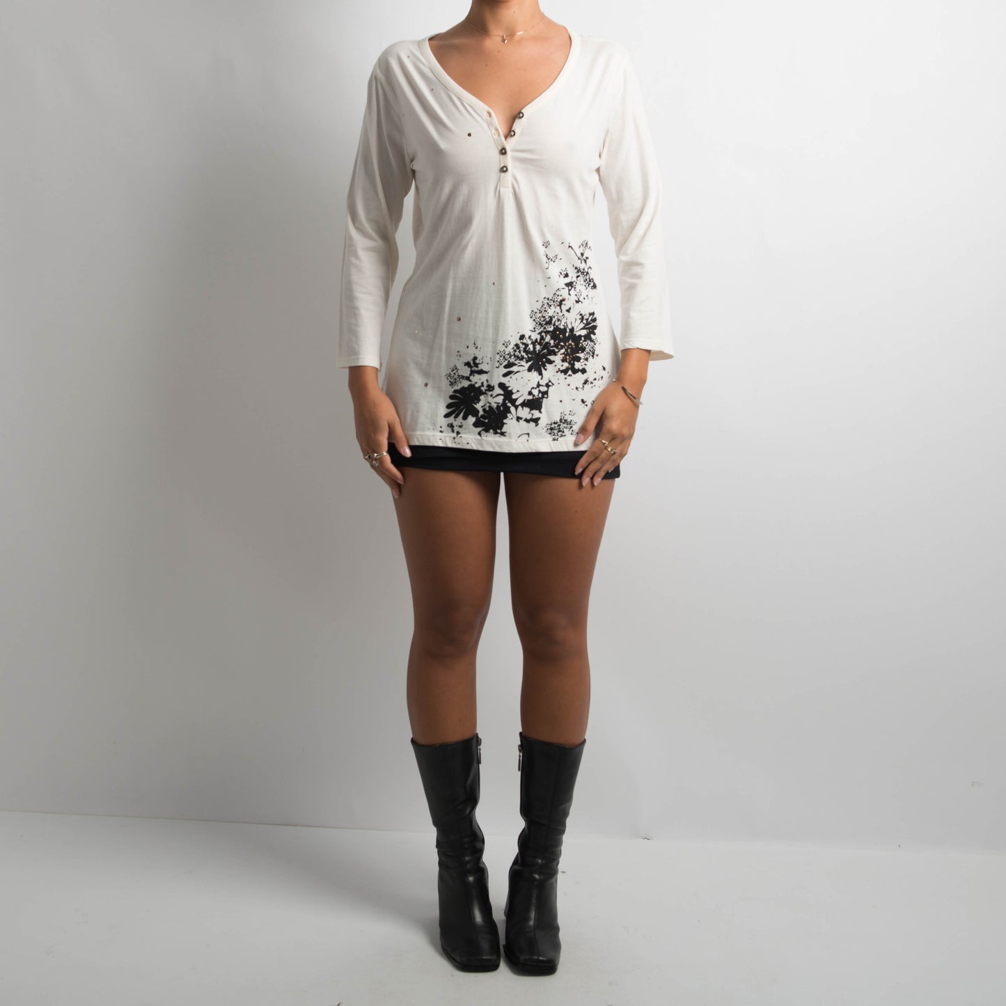 CREAM HENLEY TOP