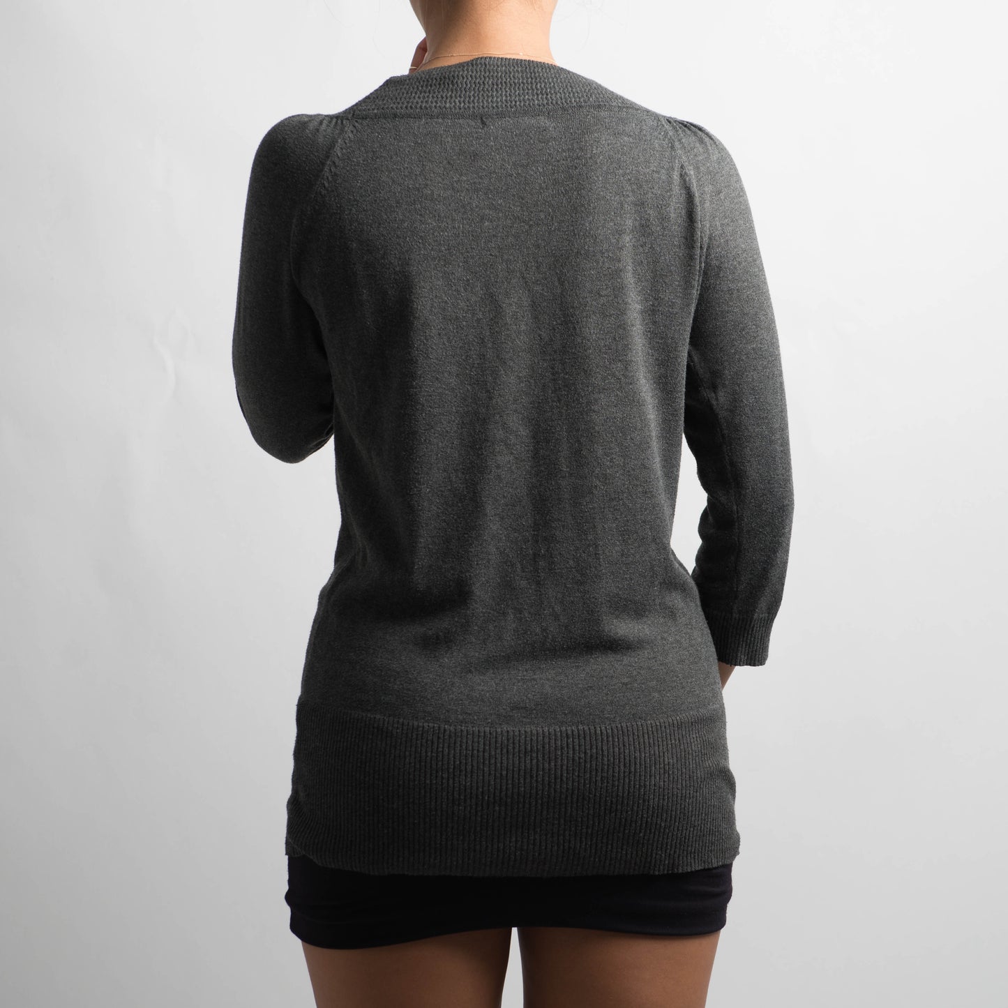 CHARCOAL 3/4 SLEEVE TOP