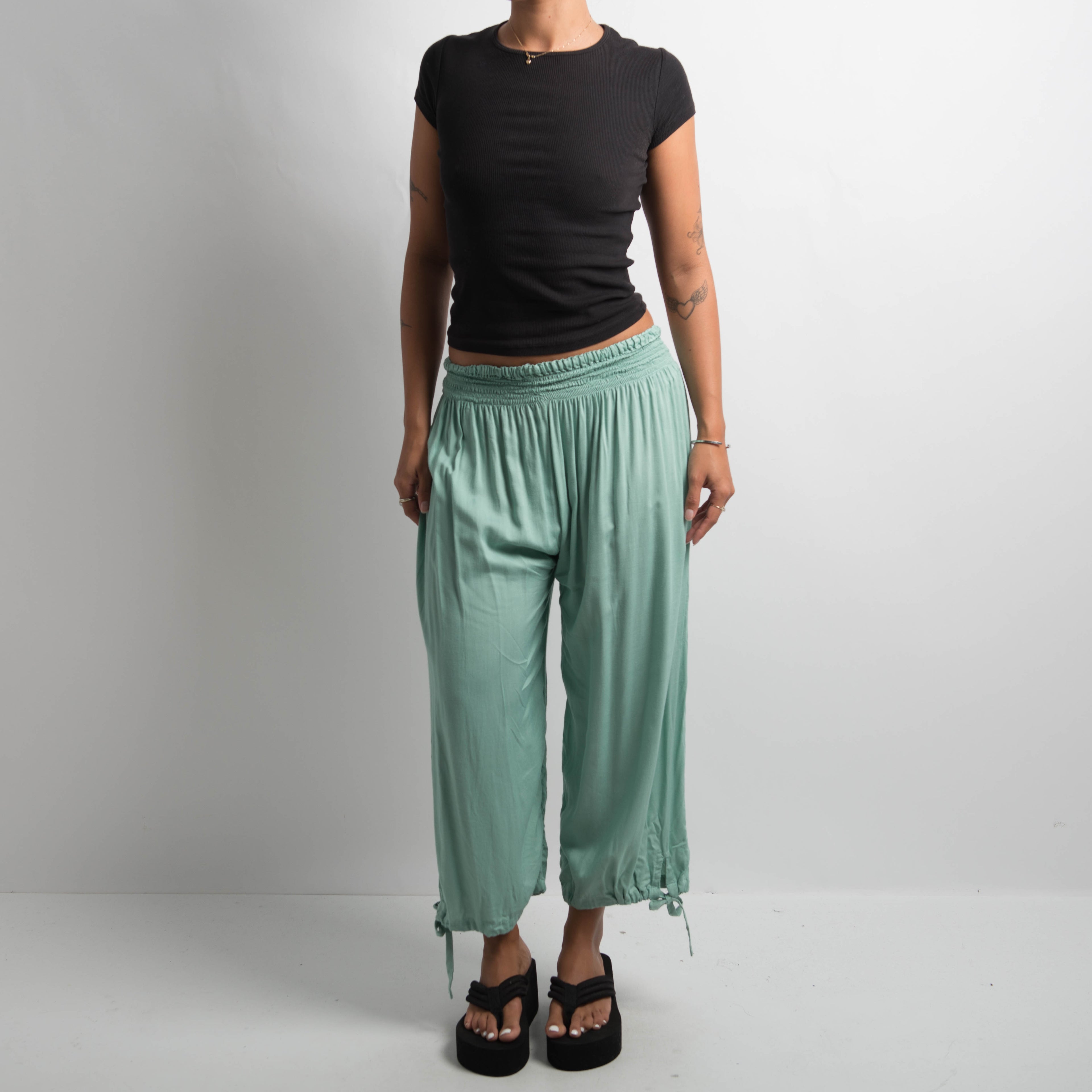 AQUA CROP PANTS