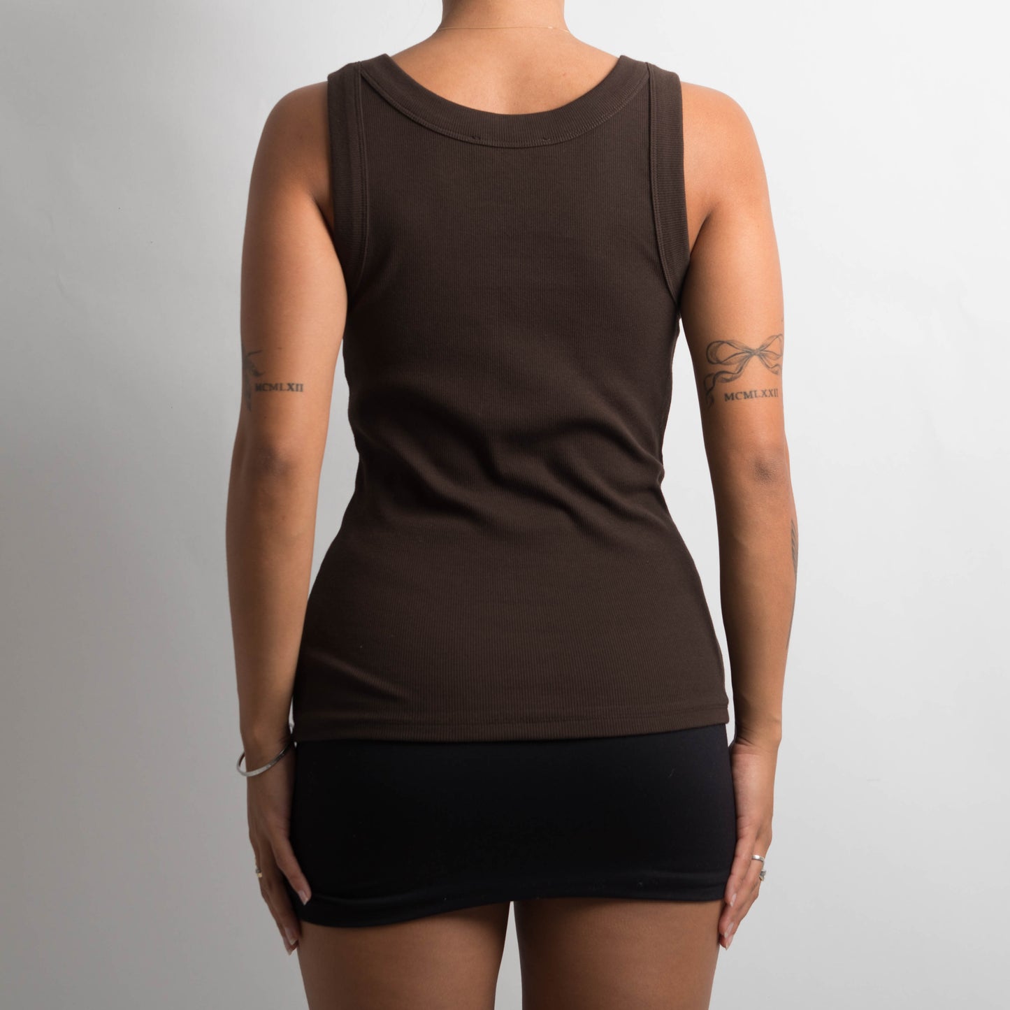 BROWN SCOOP TANK TOP
