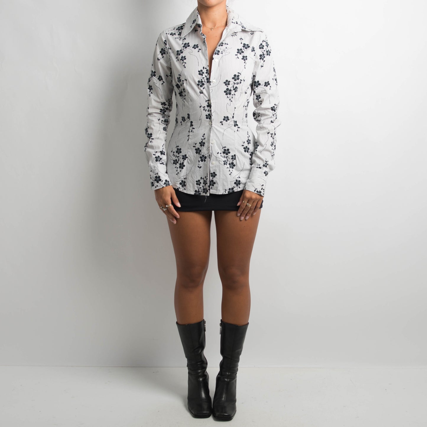 WHITE FLORAL BLOUSE