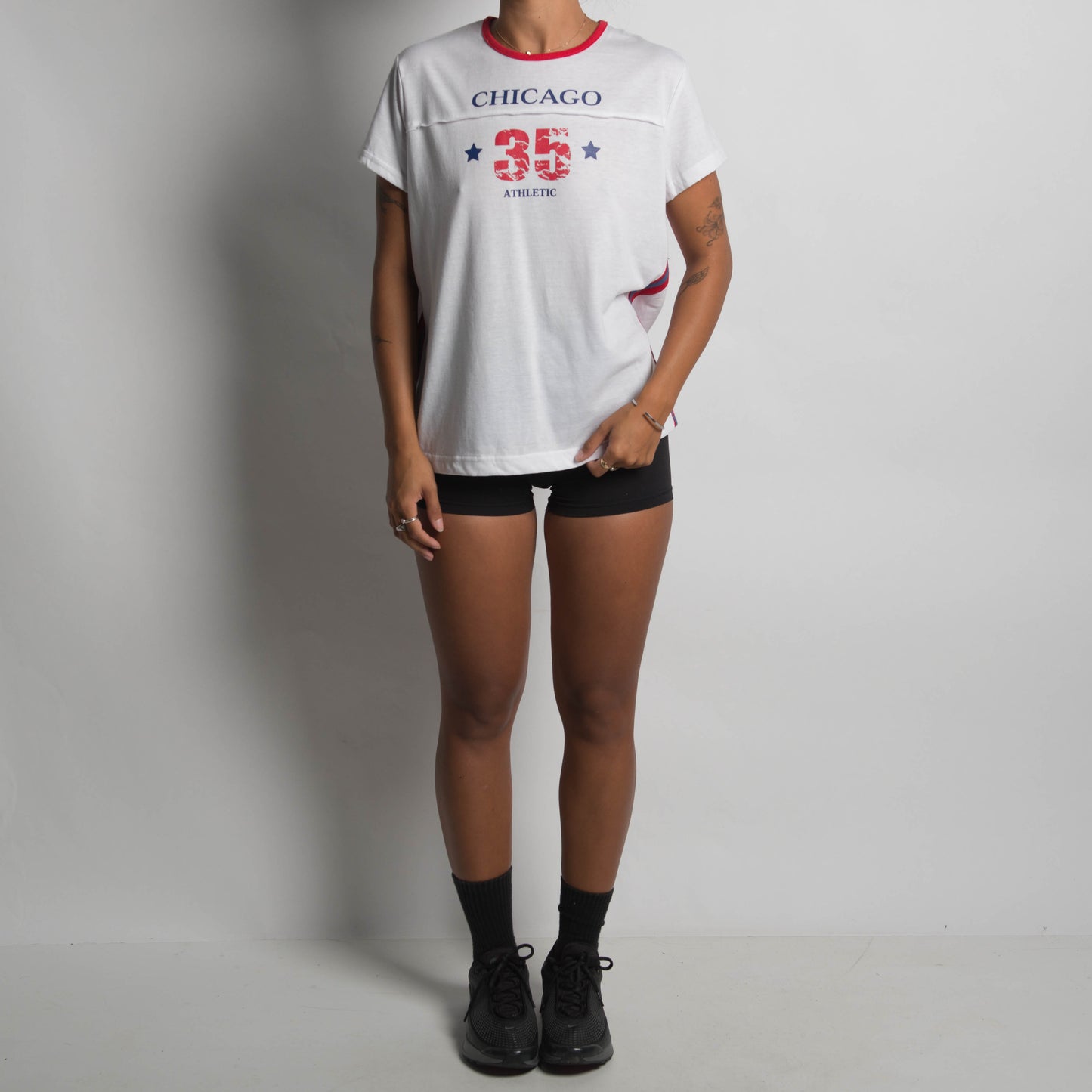 WHITE GRAPHIC TEE
