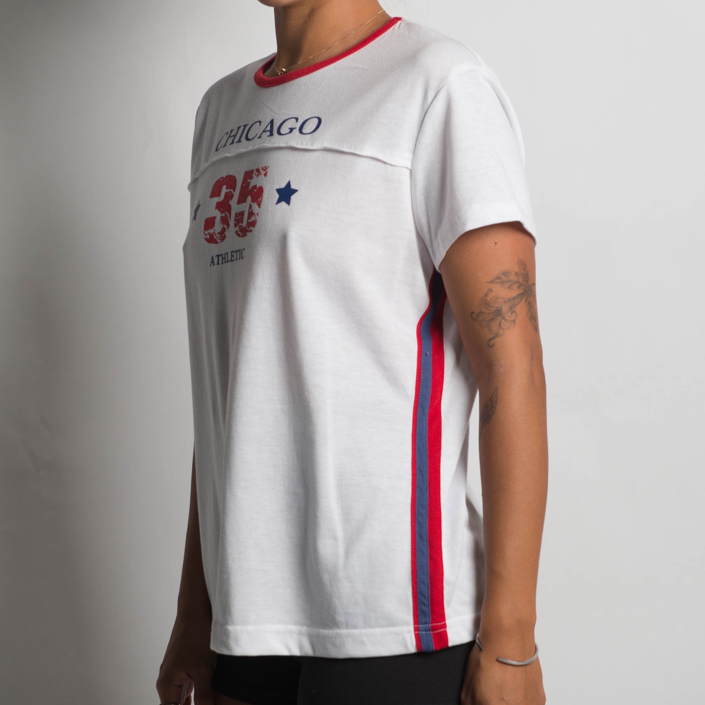 WHITE GRAPHIC TEE