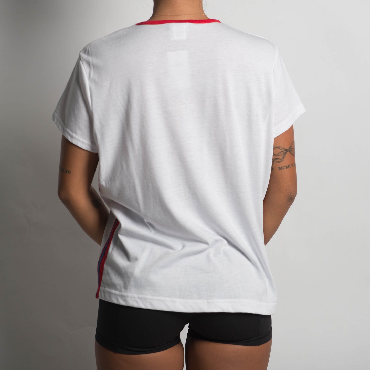 WHITE GRAPHIC TEE