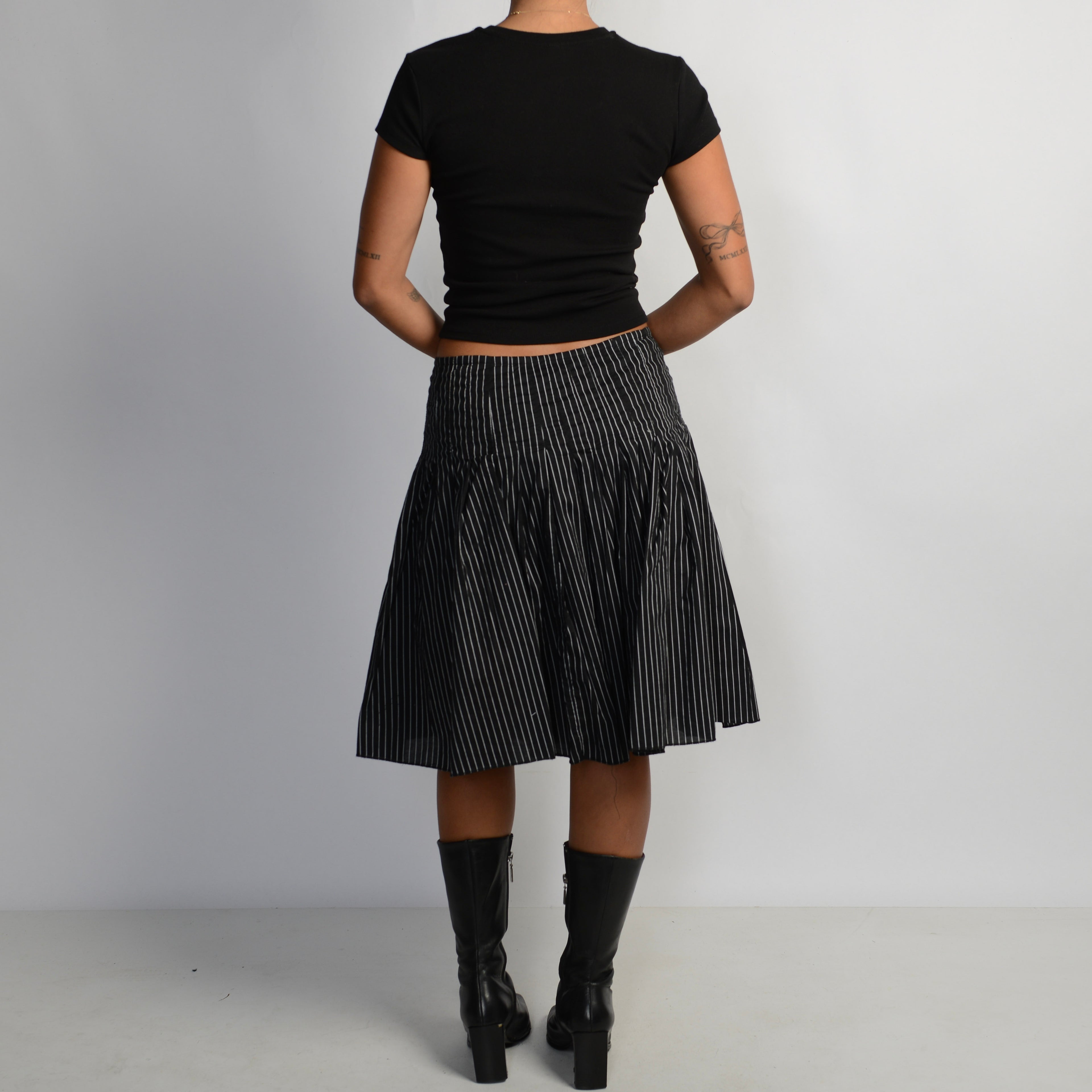 BLACK STRIPE MIDI SKIRT
