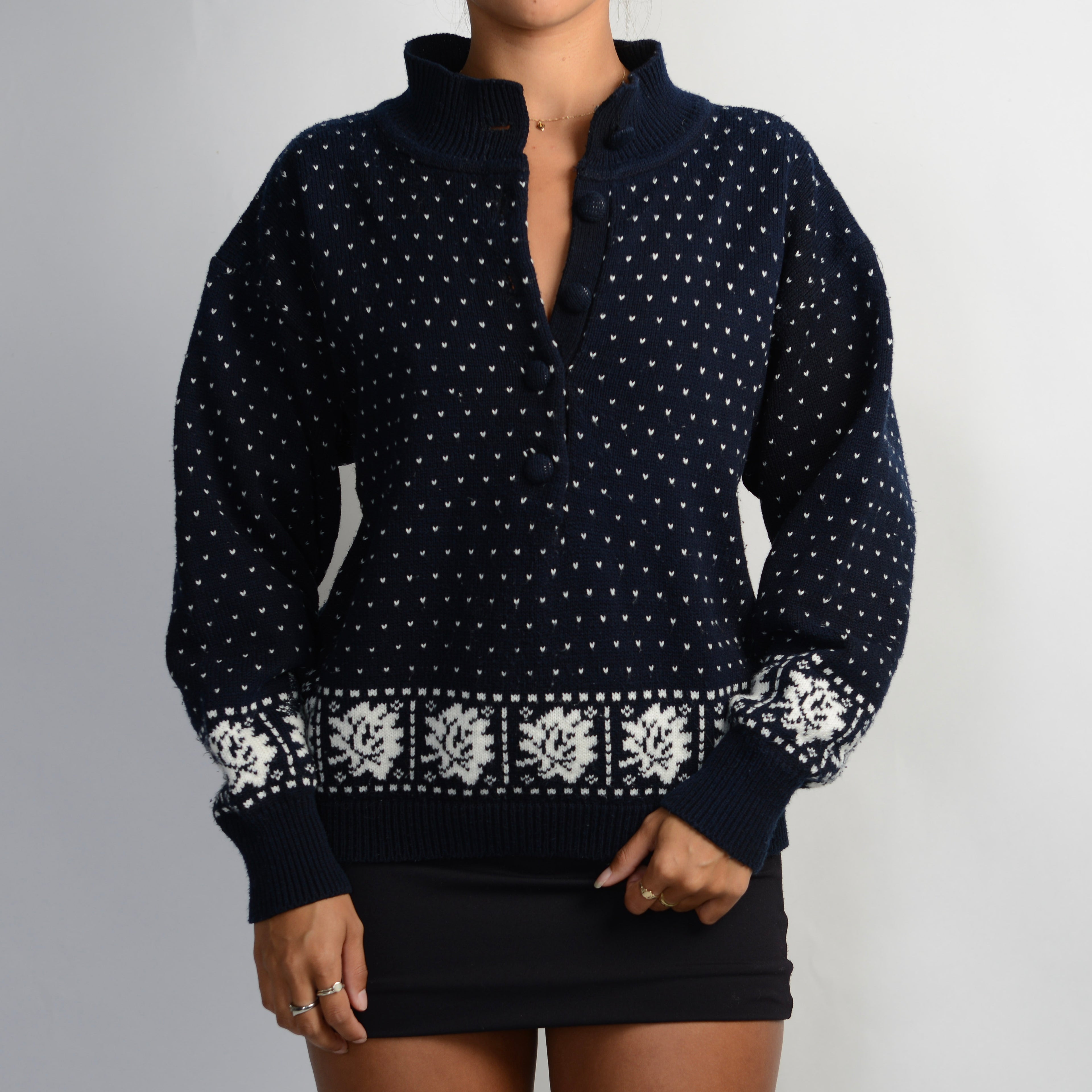 NAVY PATTERN SWEATER