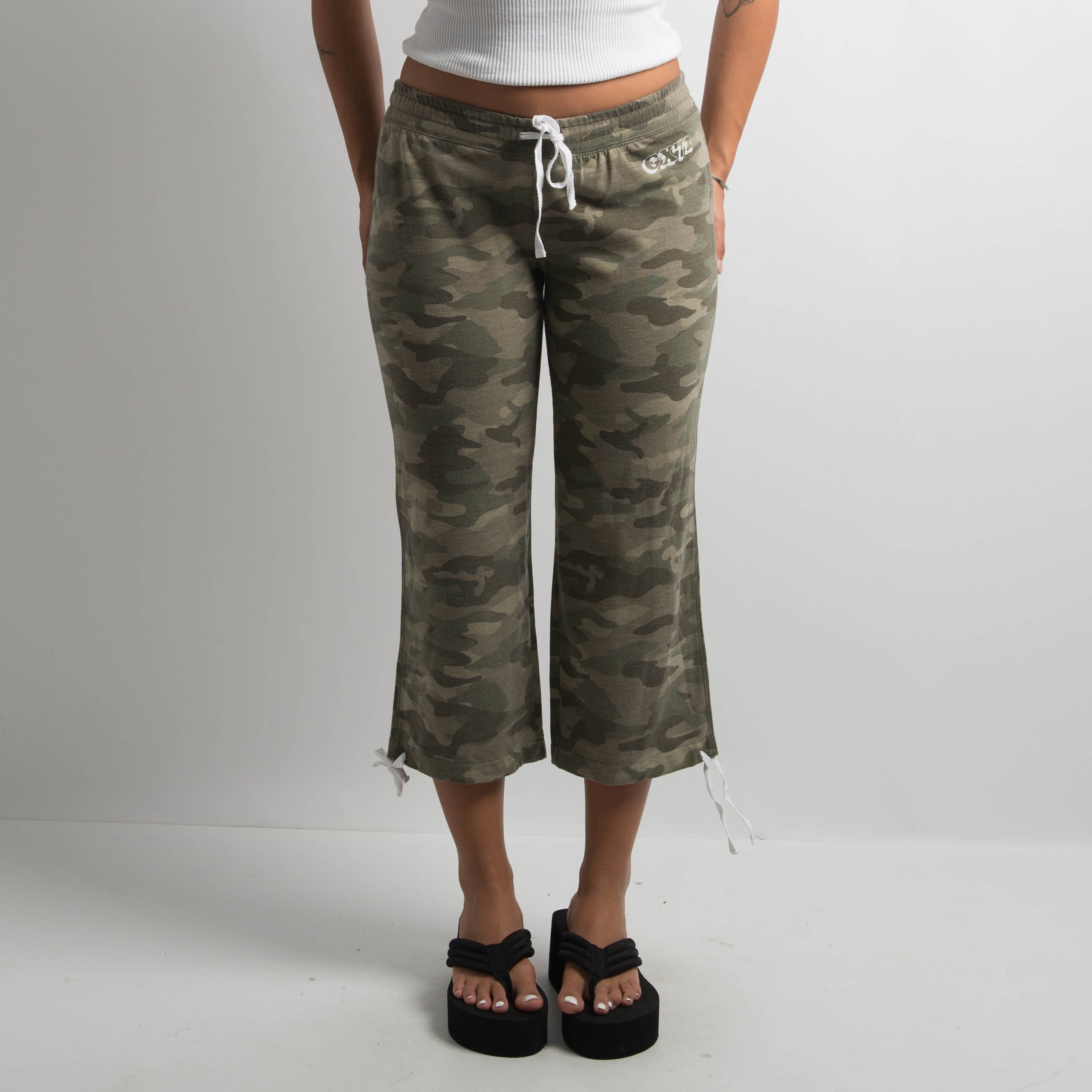 CAMOUFLAGE CROP PANTS
