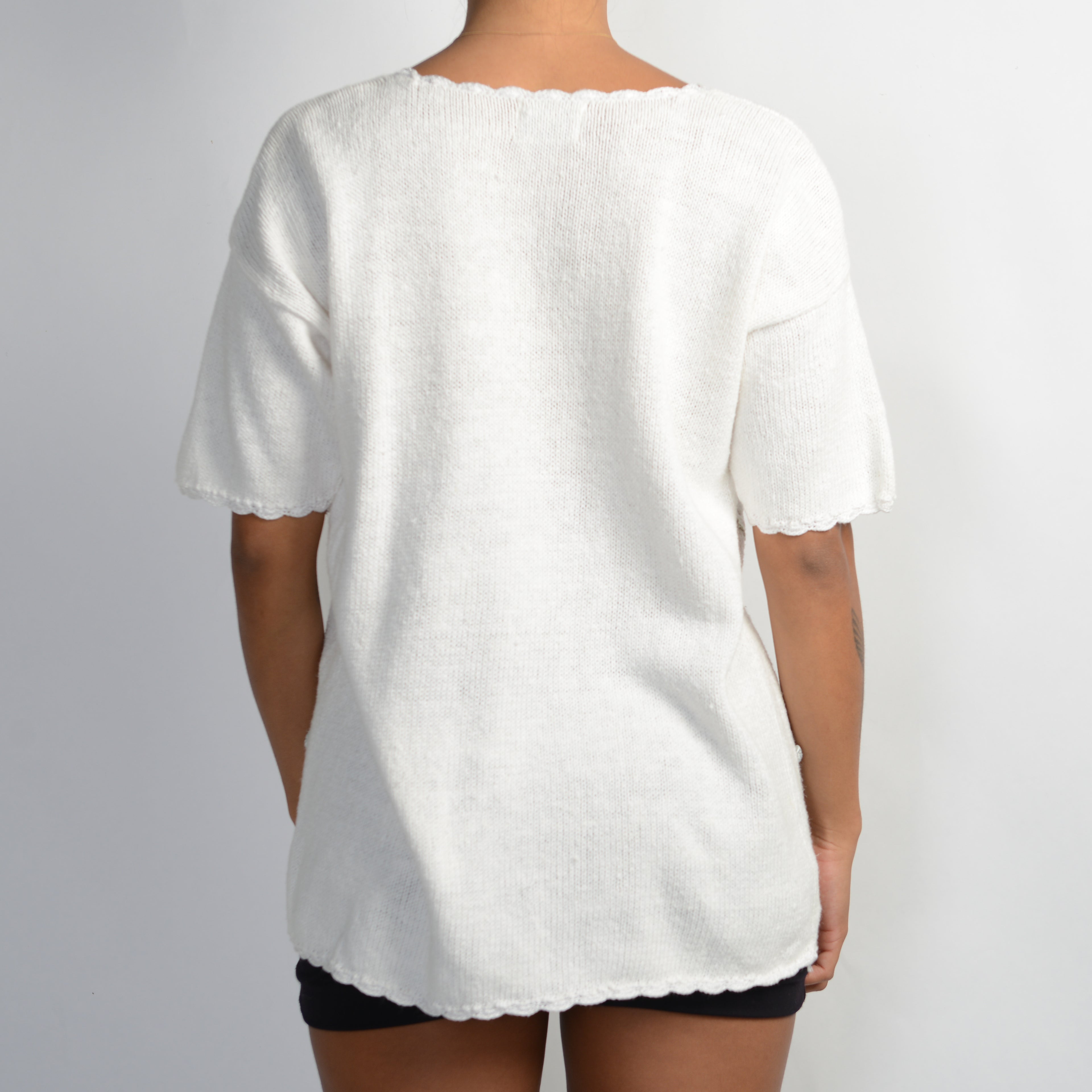 KNIT EMBROIDERED TOP