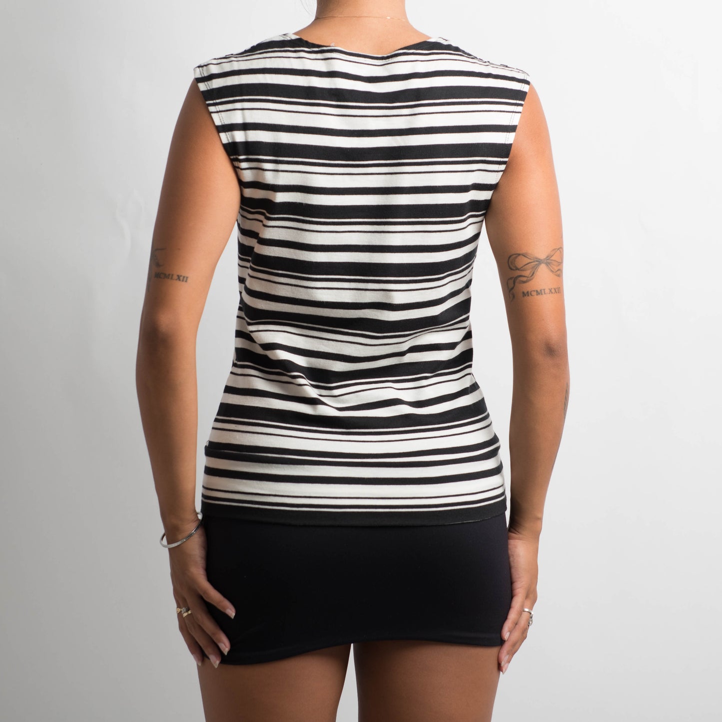 STRIPED SLEEVELESS TOP