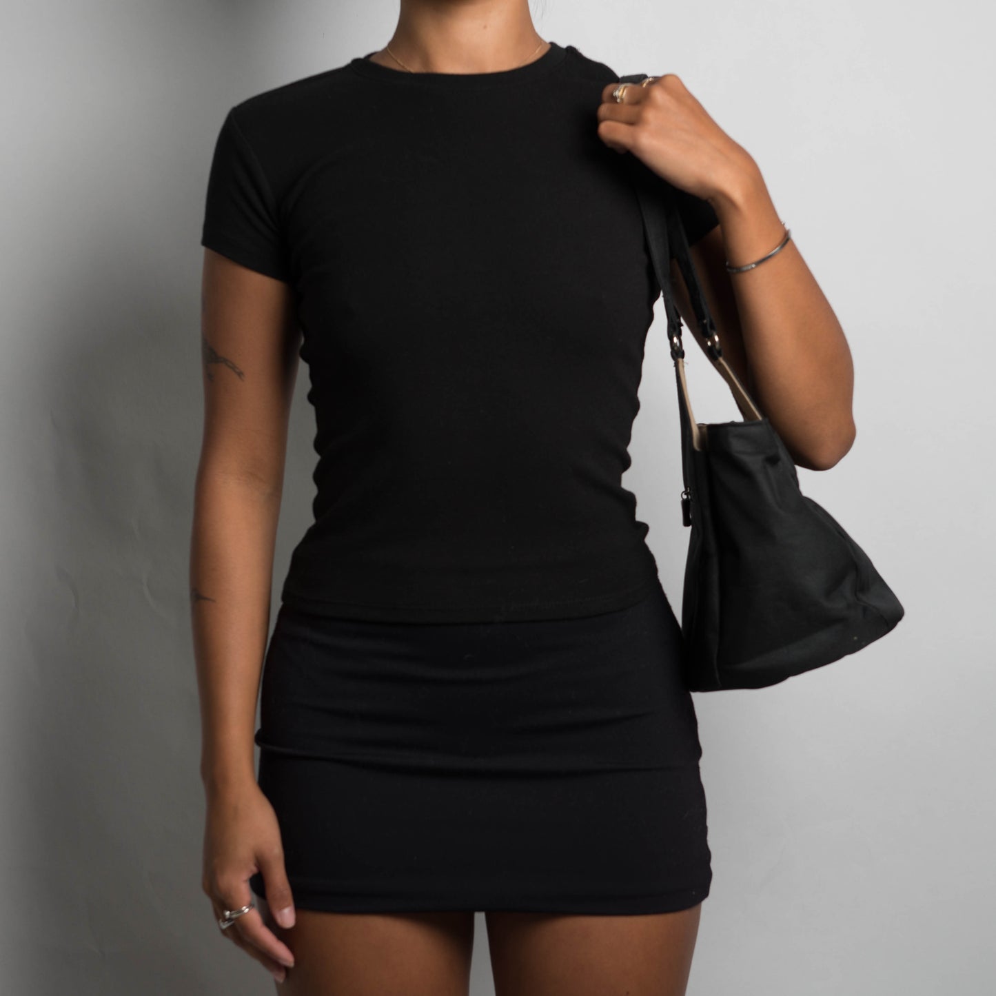 BLACK BUCKET BAG