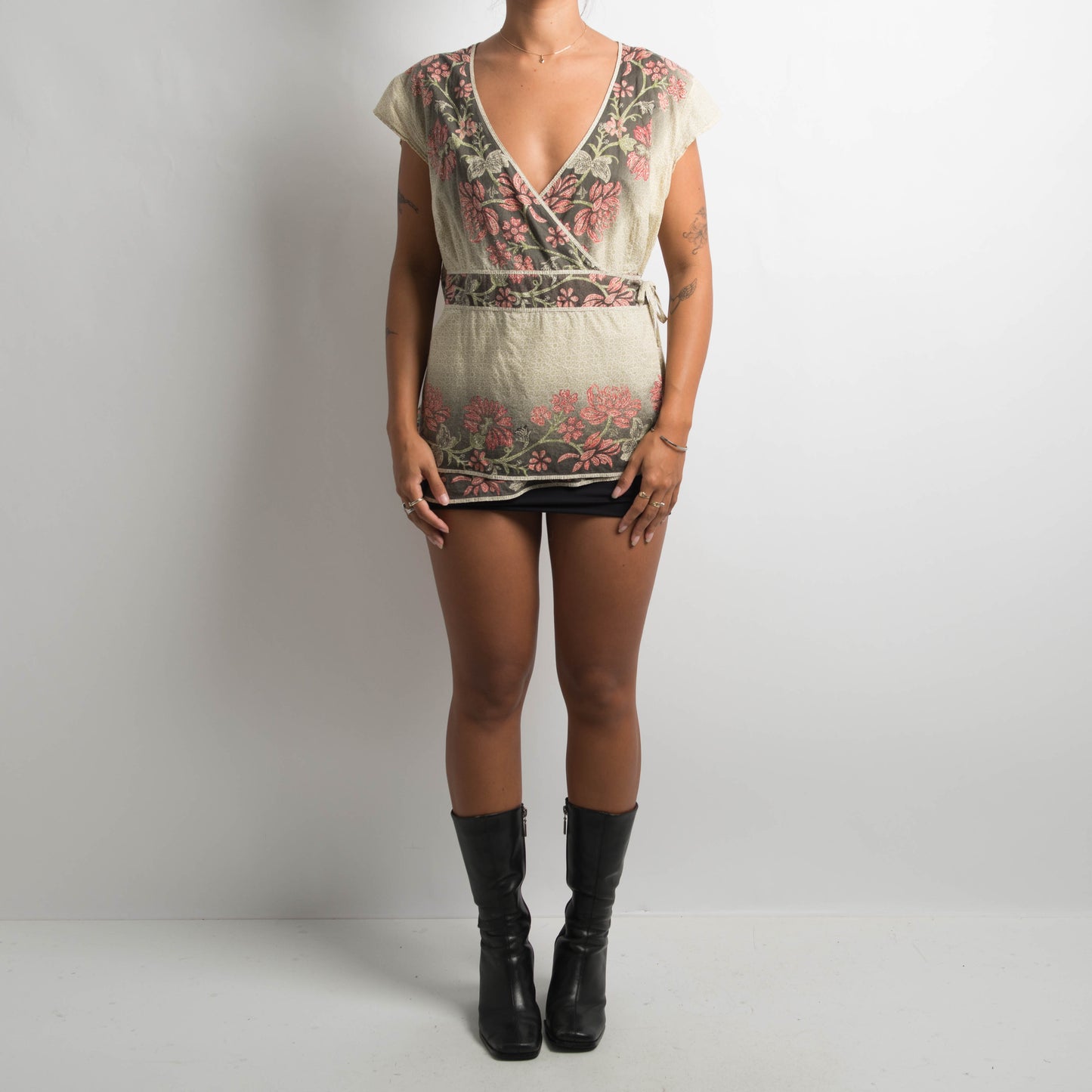PATTERNED WRAP TOP