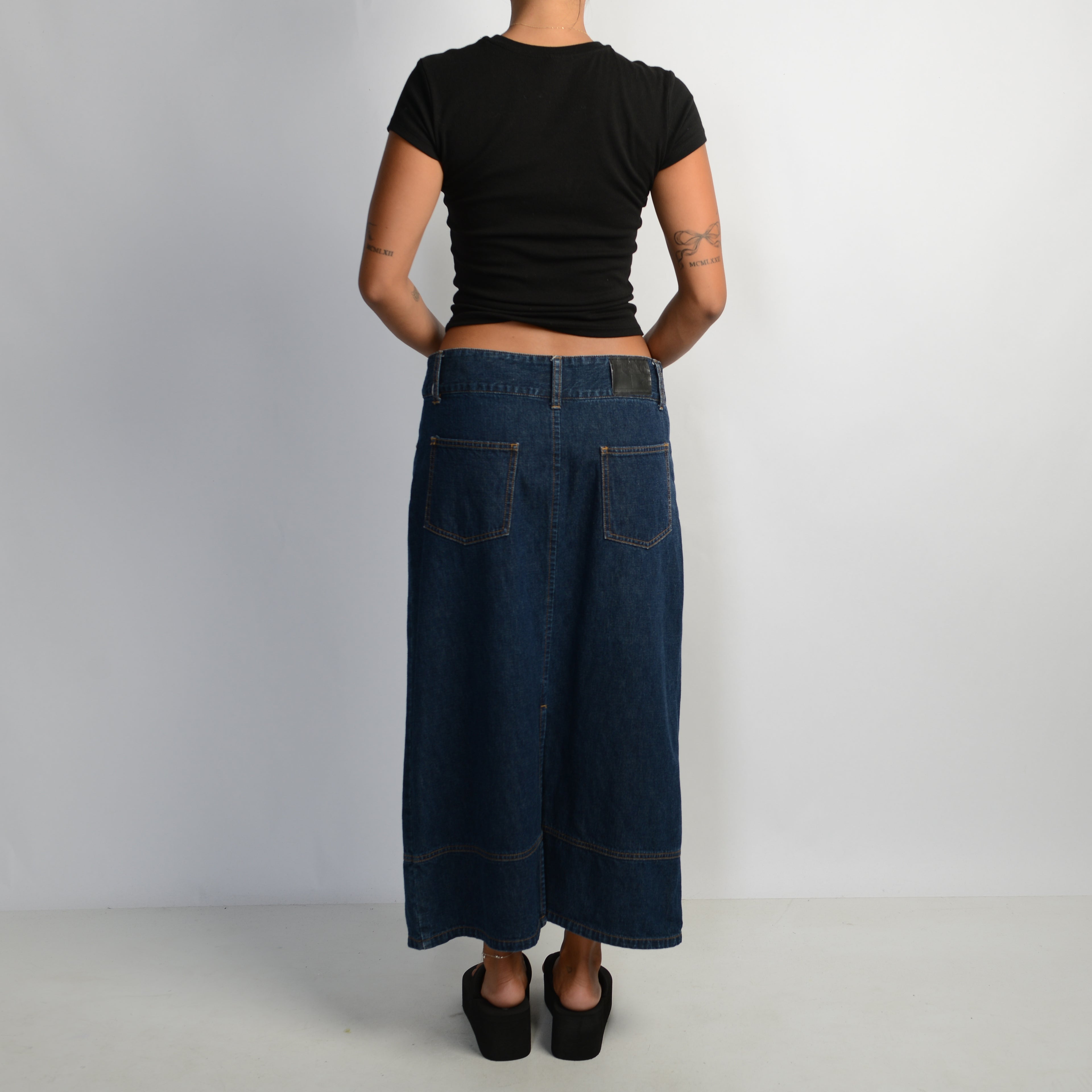 DARK WASH DENIM SKIRT