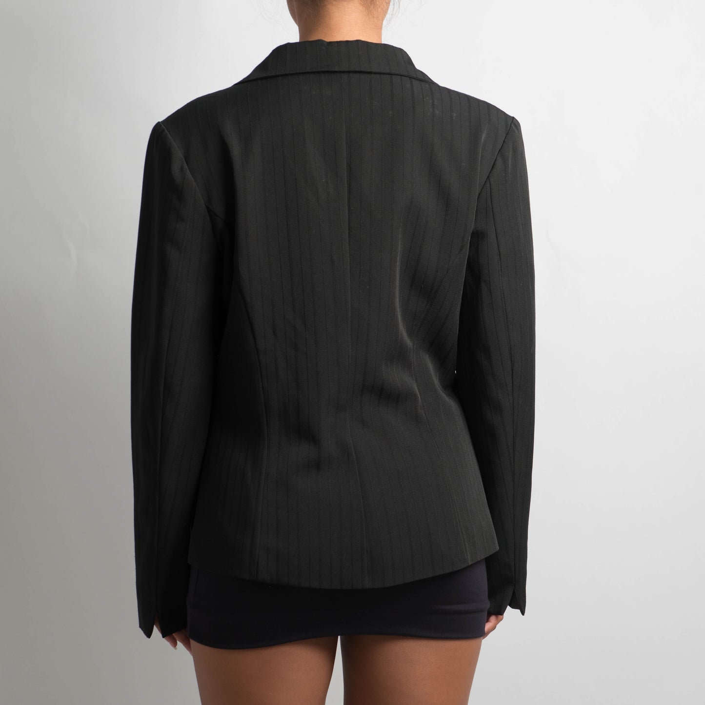 CLASSIC BLACK BLAZER