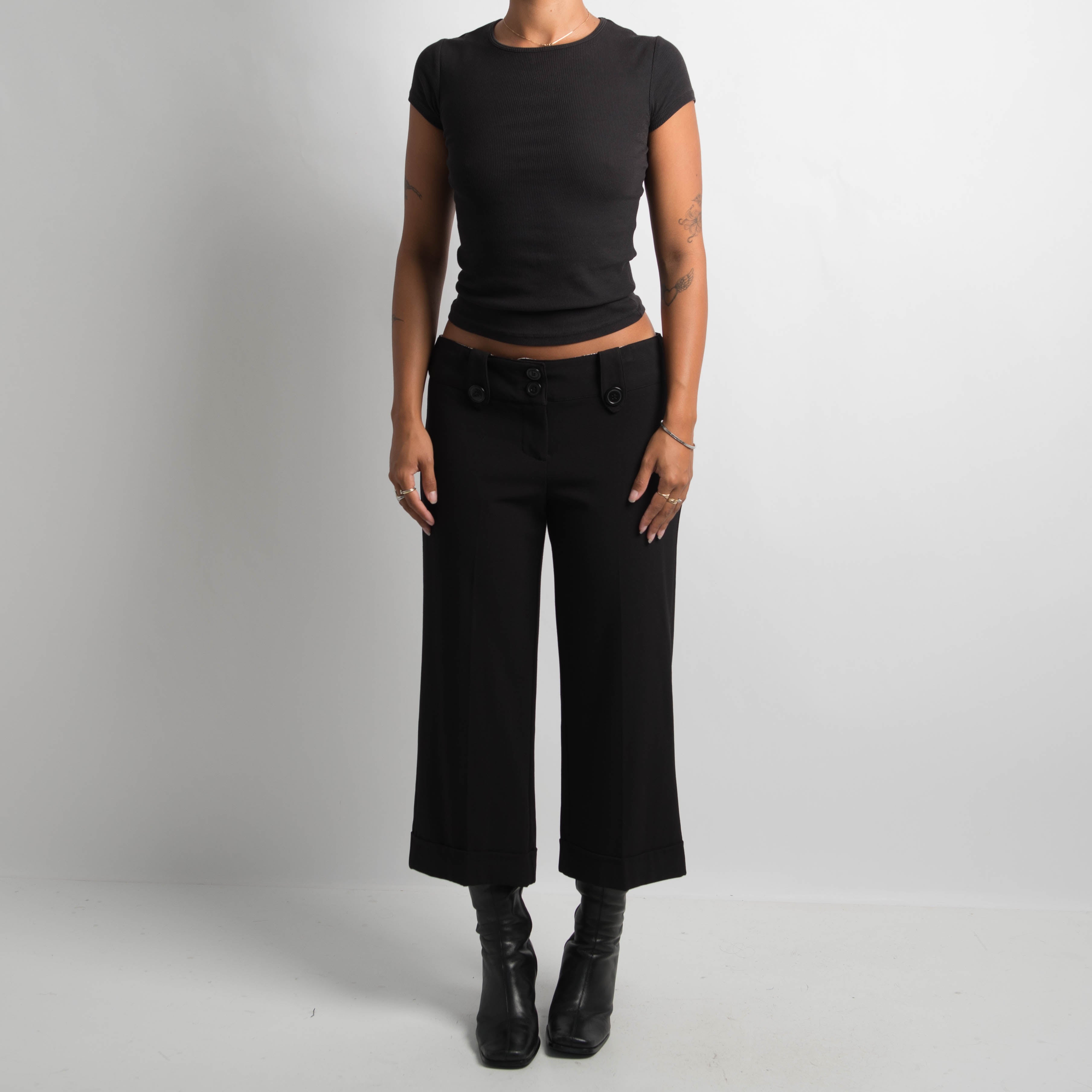 BLACK CROP TROUSERS