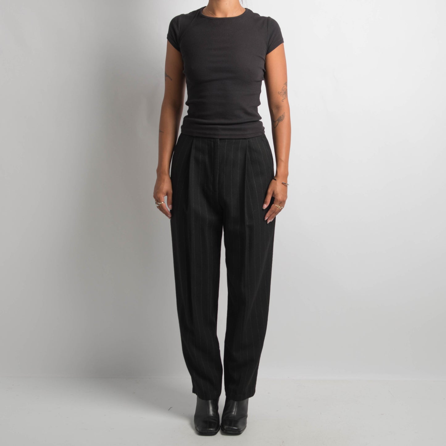 BARREL LEG TROUSERS
