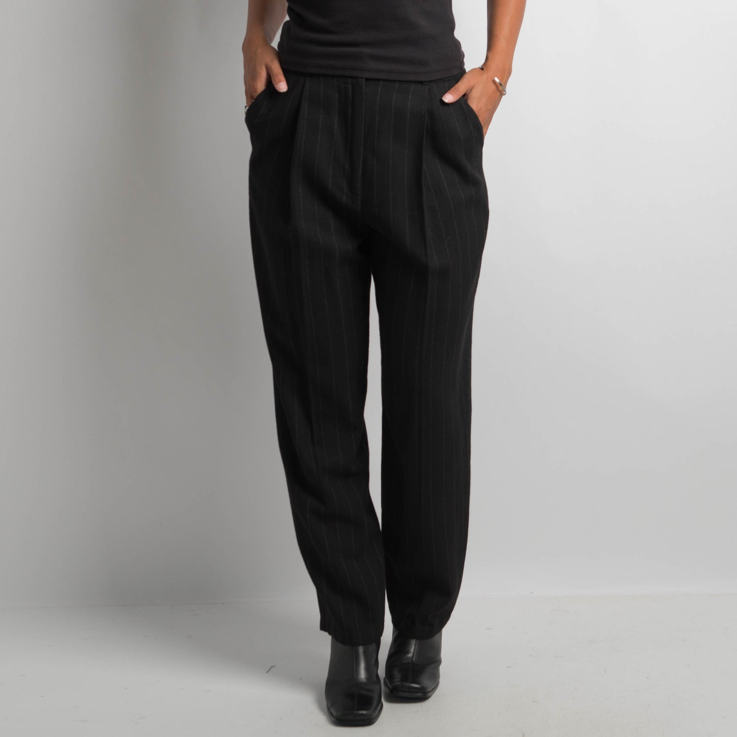 BARREL LEG TROUSERS