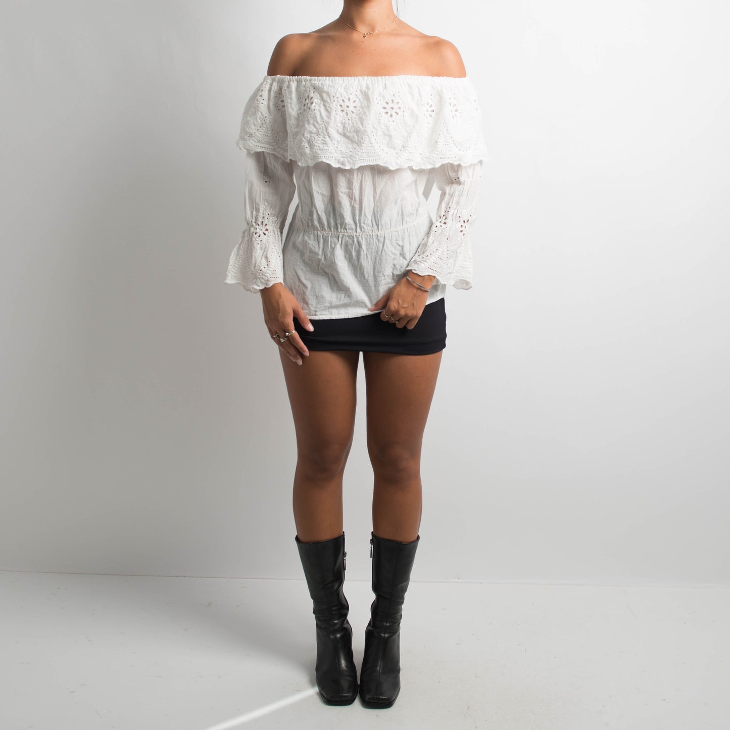 BRODERIE OFF THE SHOULDER TOP