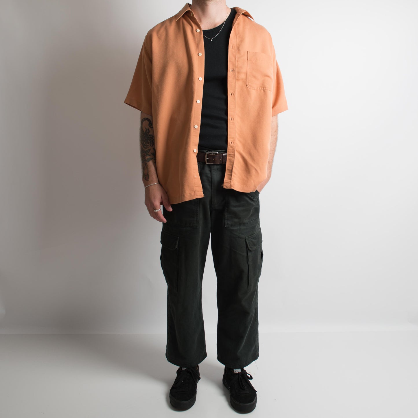 BOUTON ORANGE EN HAUT