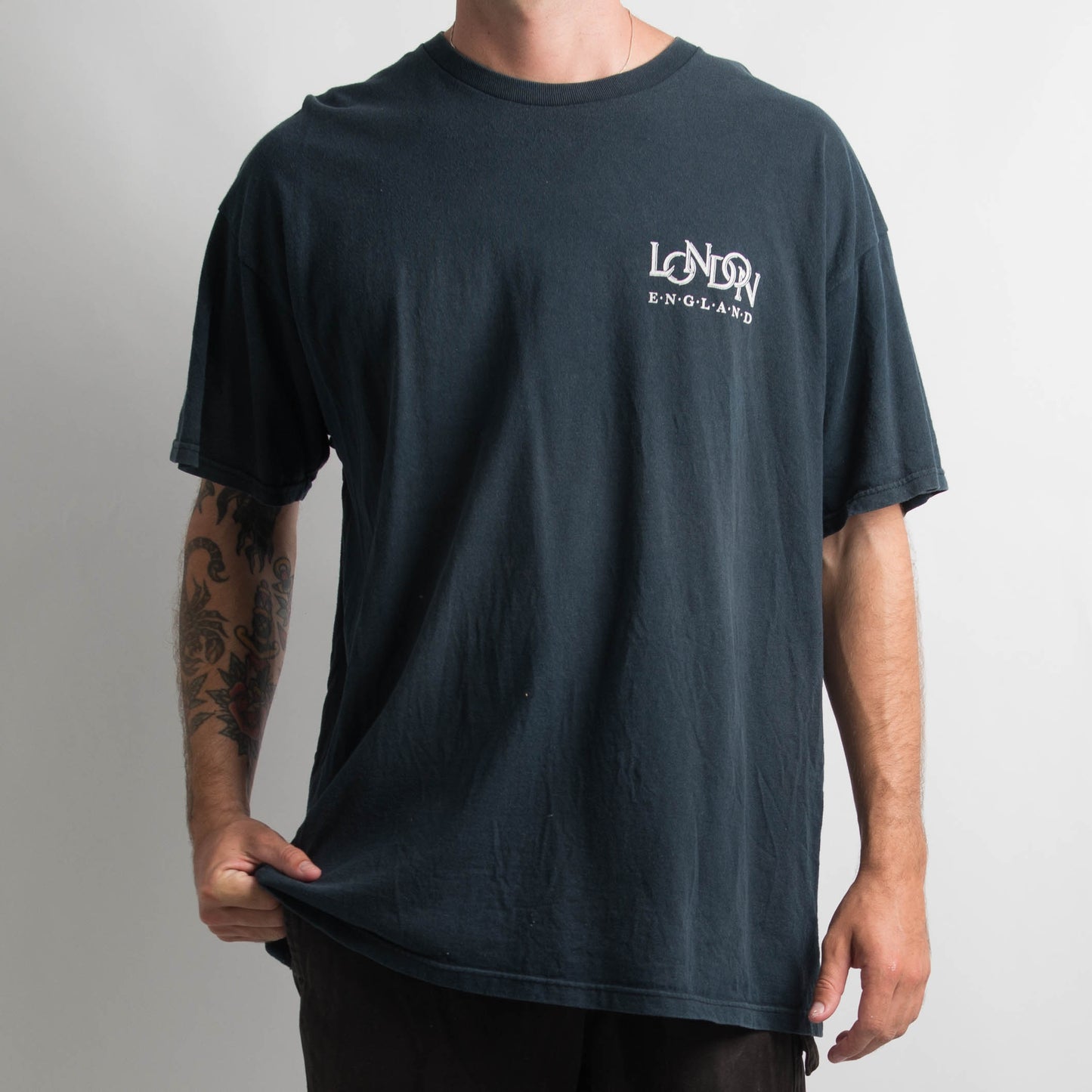 CLASSIC NAVY TSHIRT