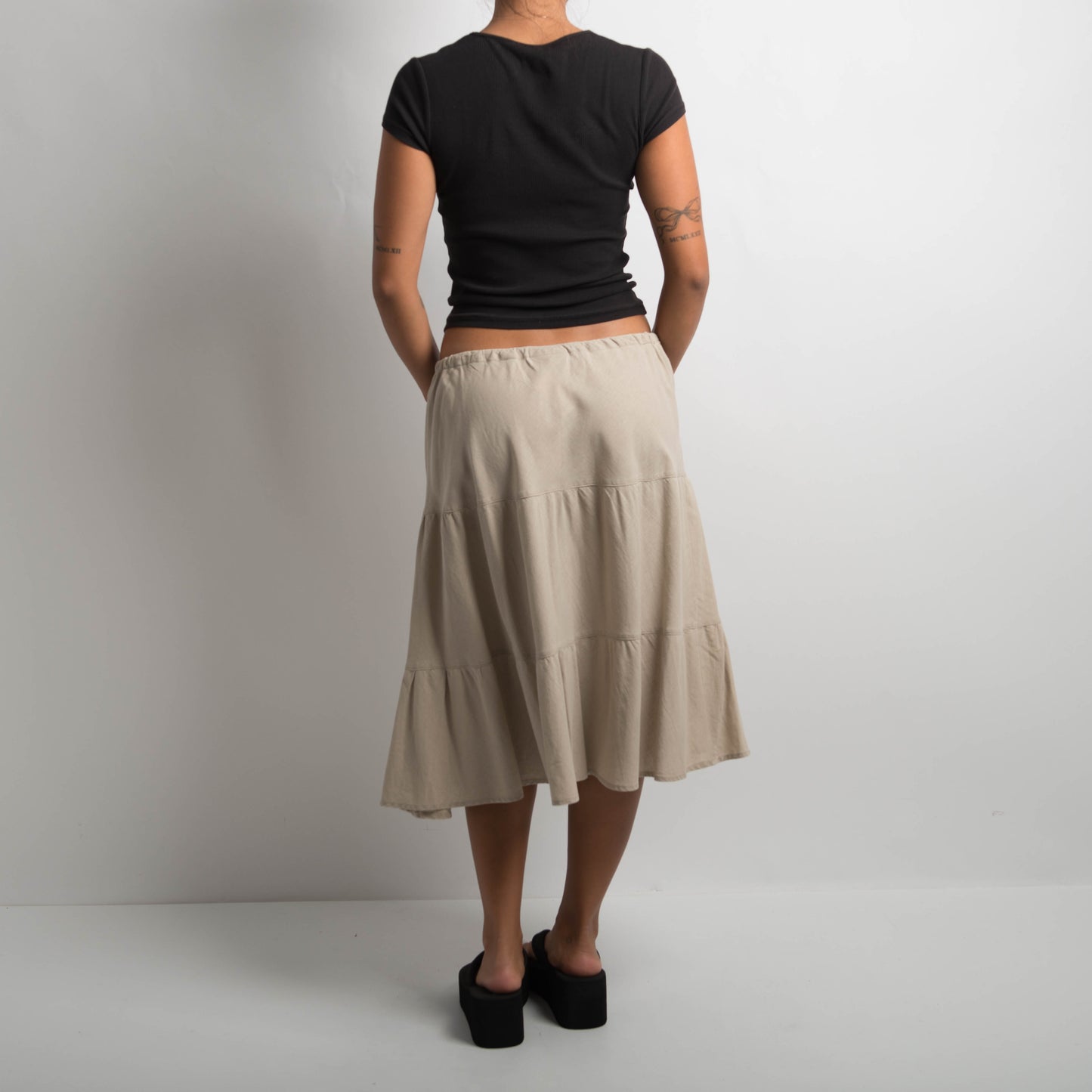 BEIGE TIERED MIDI SKIRT
