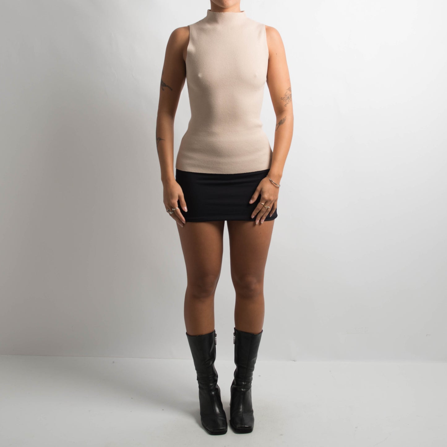 BEIGE RIBBED SLEEVELESS TOP