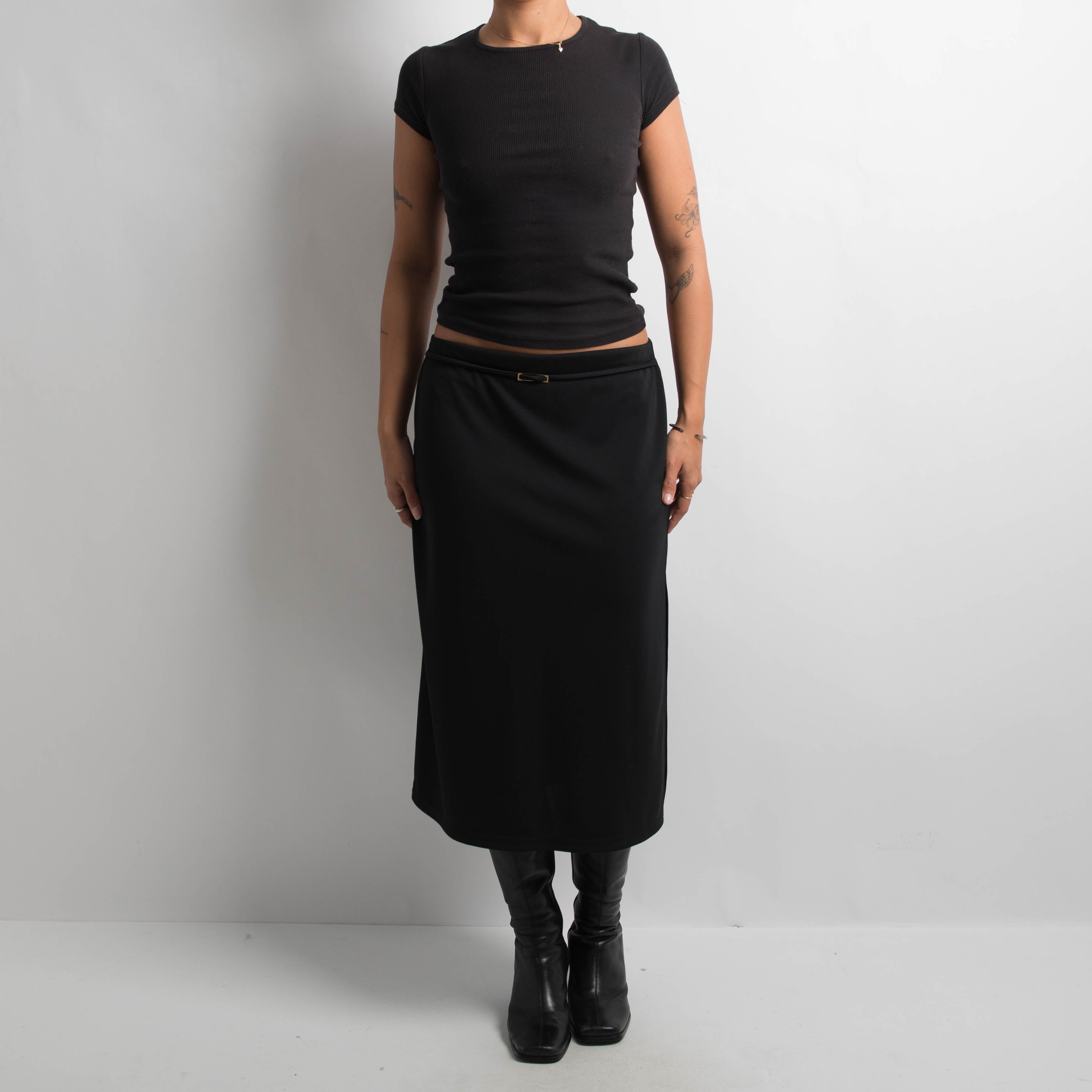 BLACK MIDI SKIRT