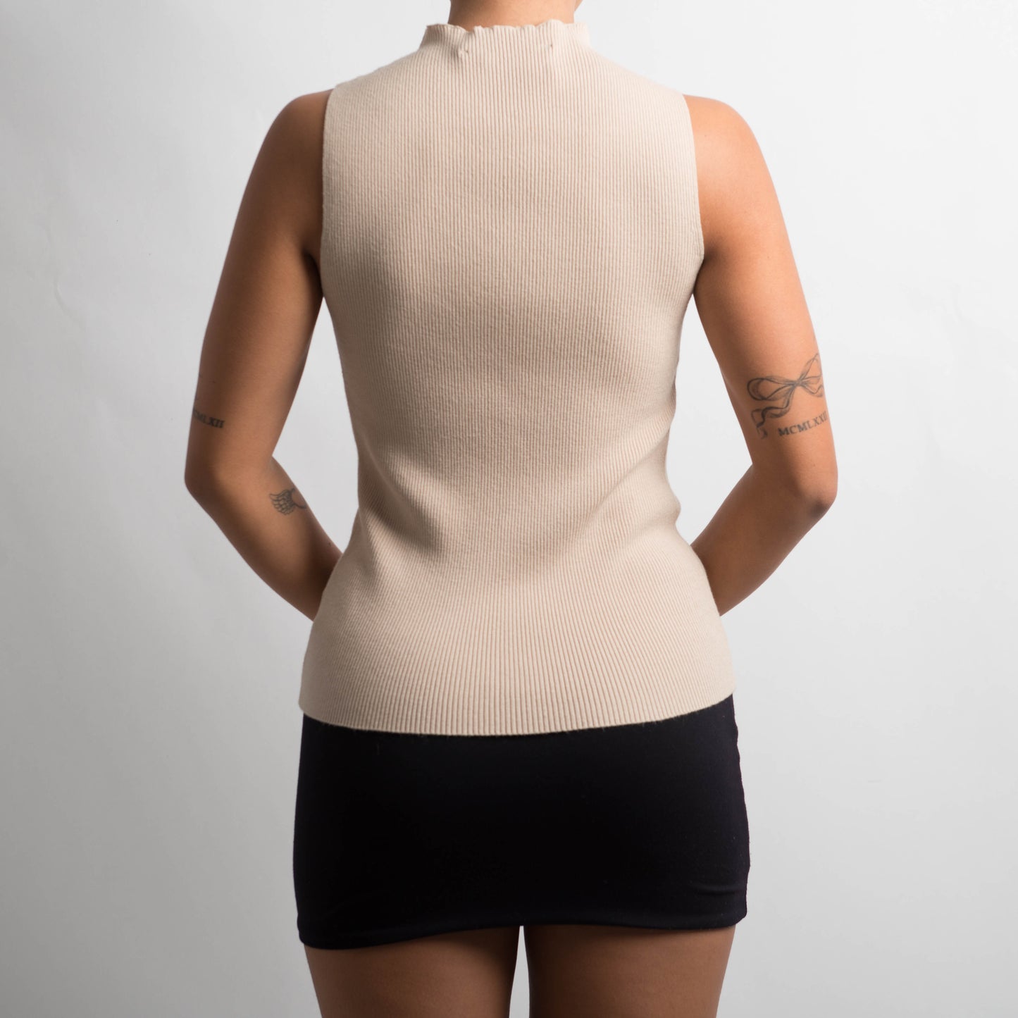 BEIGE RIBBED SLEEVELESS TOP