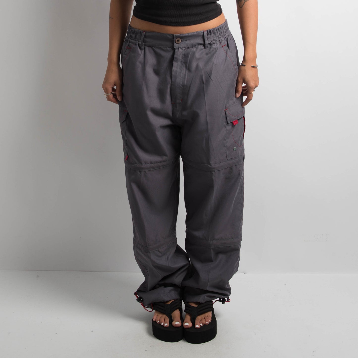 RED ACCENT CARGO PANTS