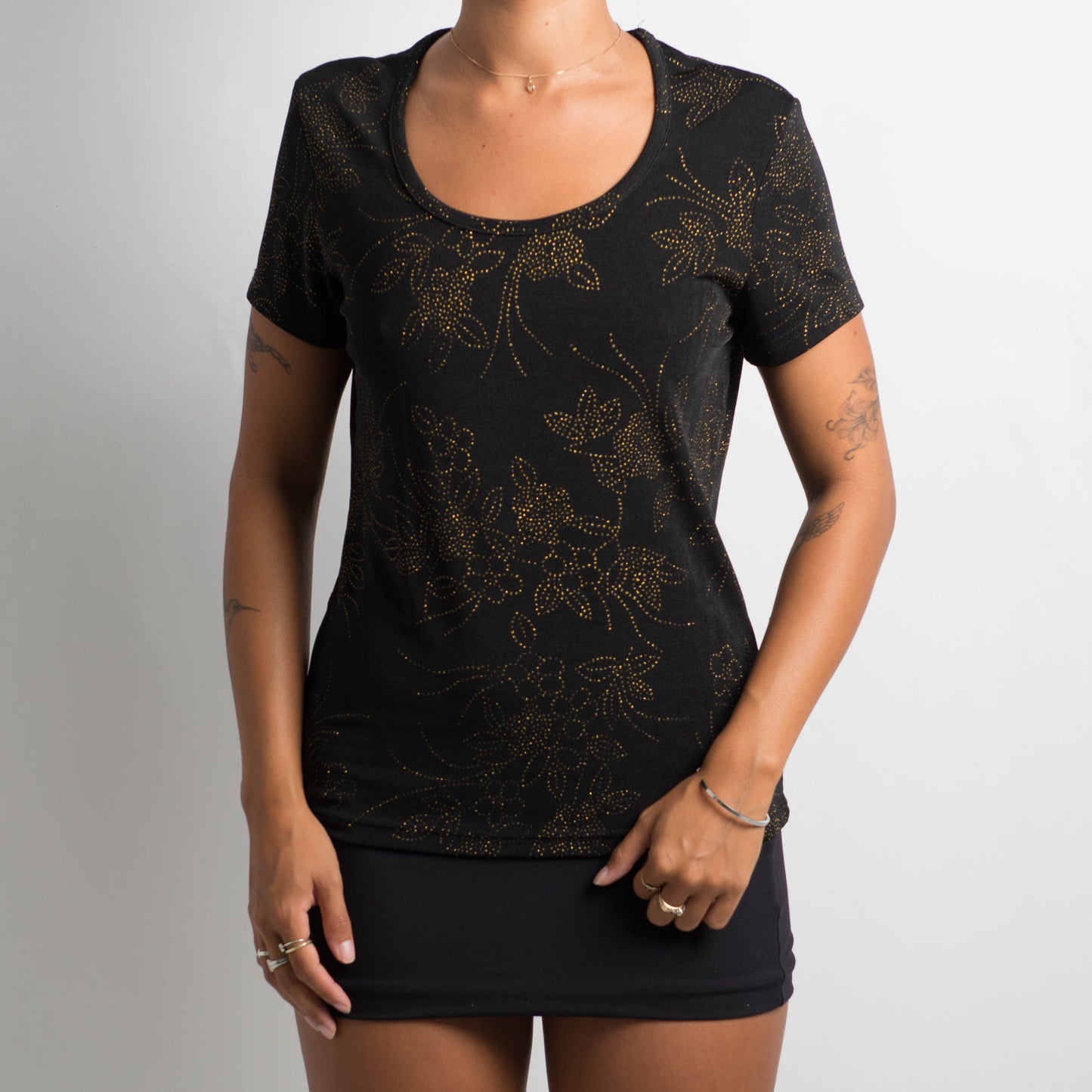 SLINKY BLACK TSHIRT