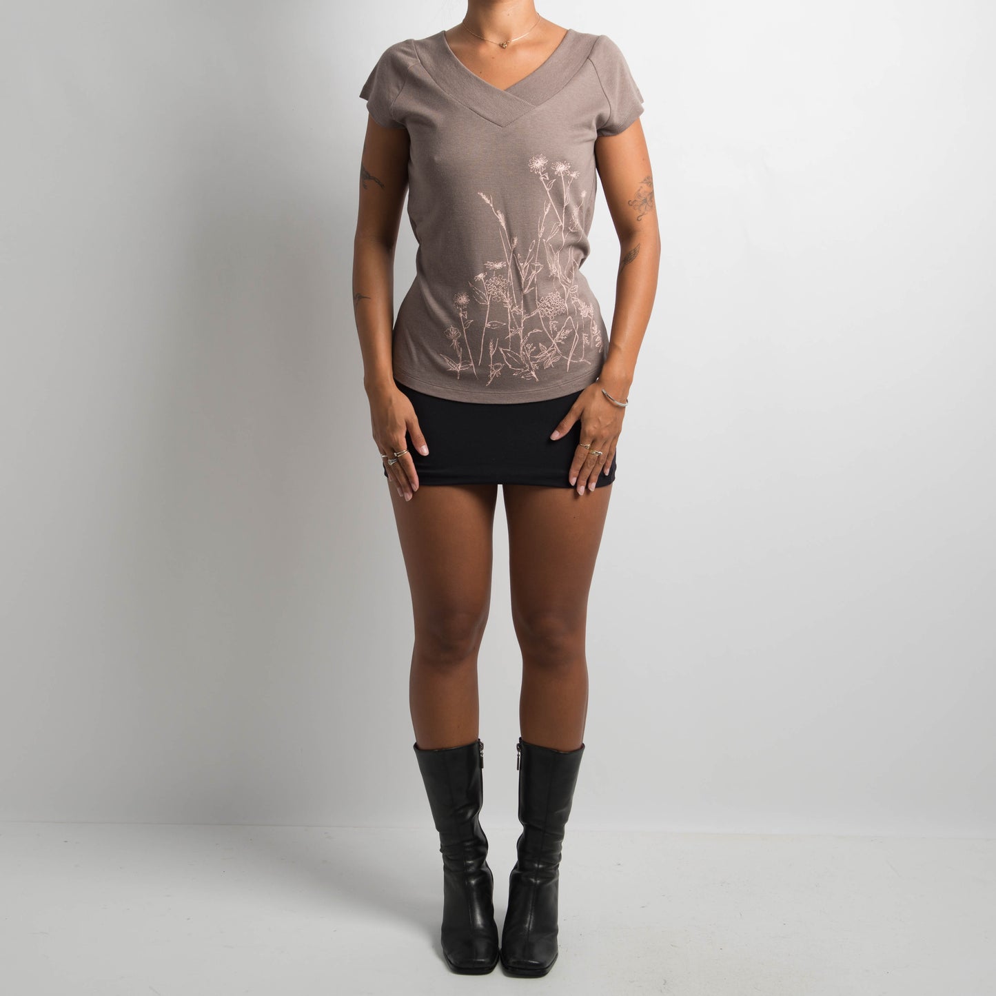 TAUPE FLORAL TOP