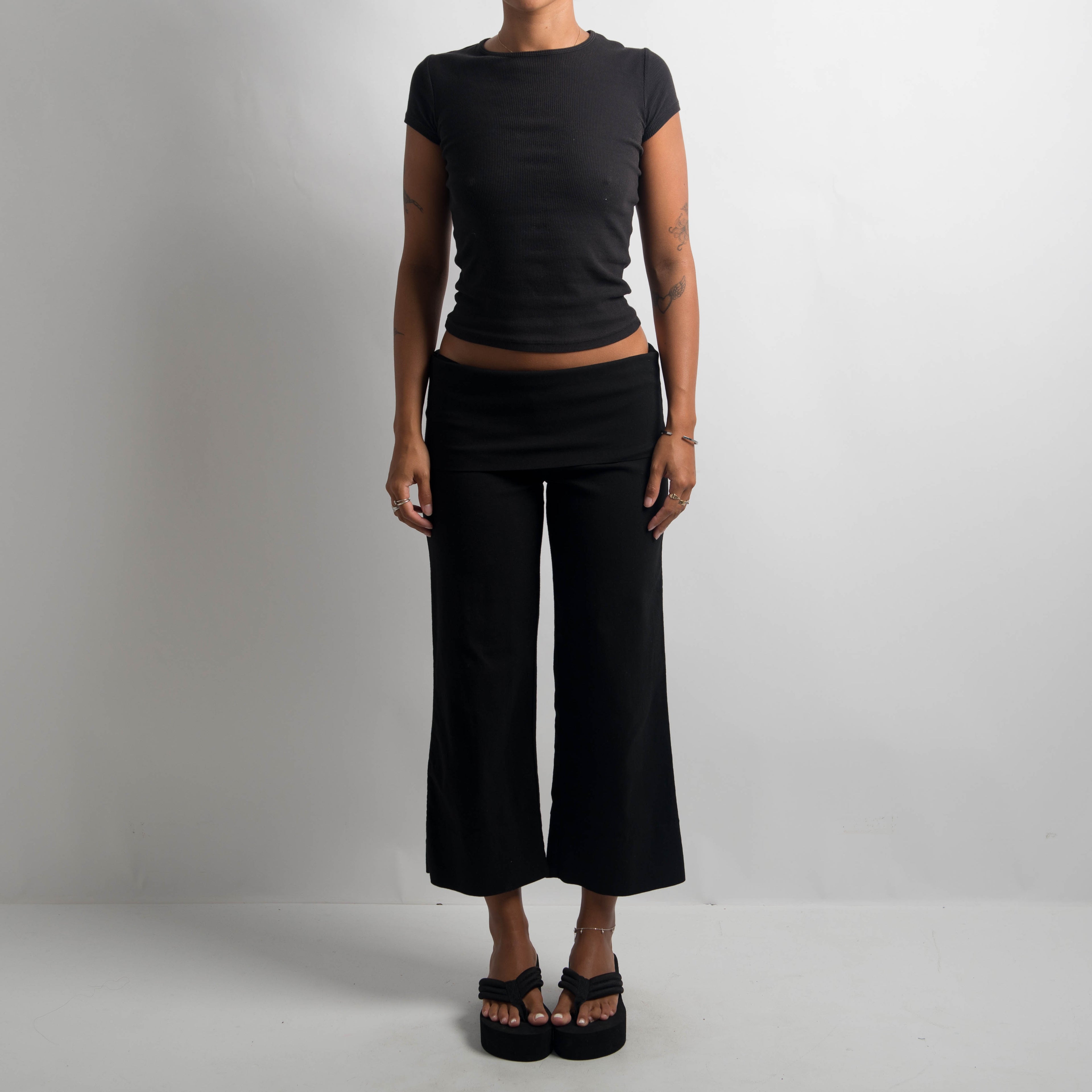 BLACK FOLD OVER CAPRI PANTS