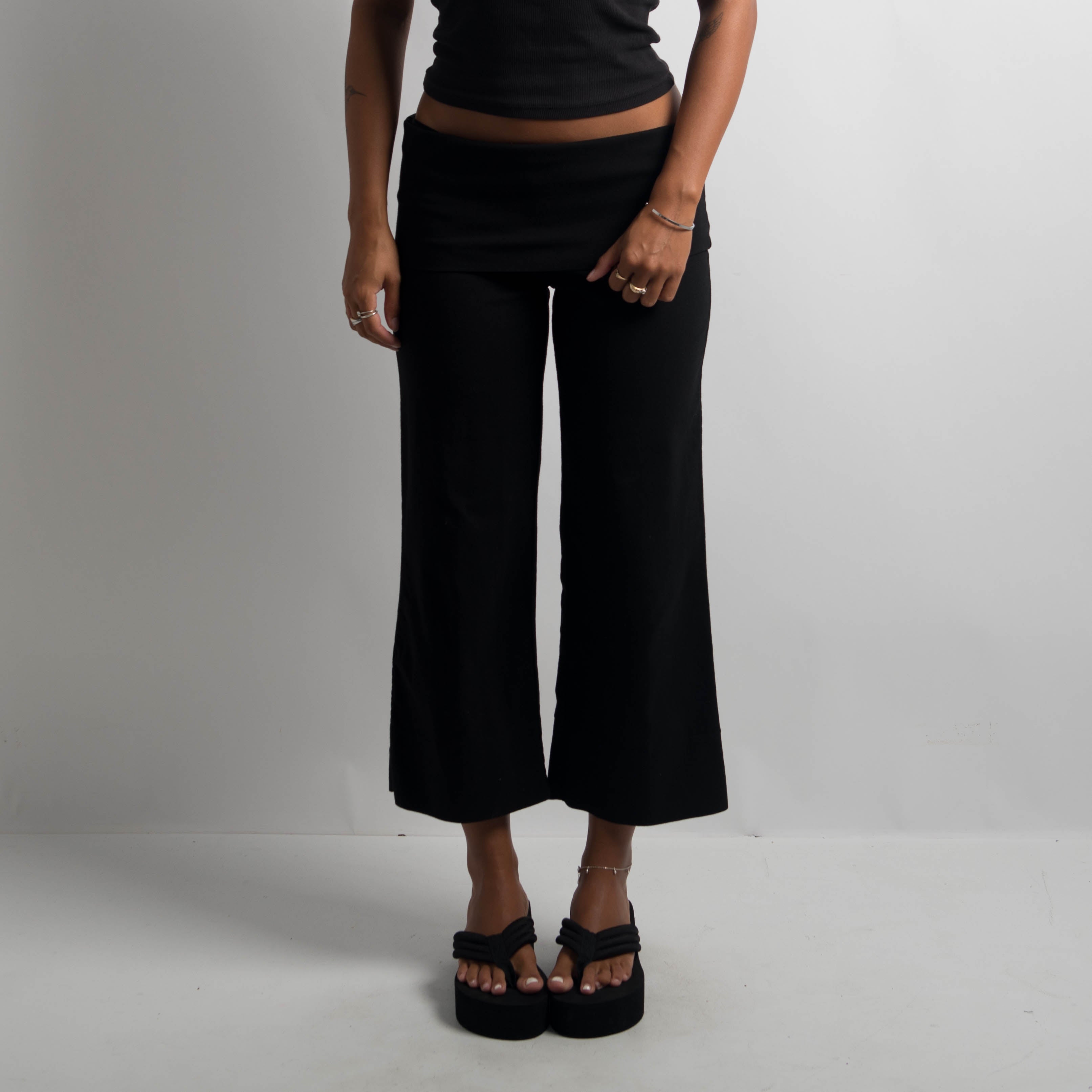 BLACK FOLD OVER CAPRI PANTS