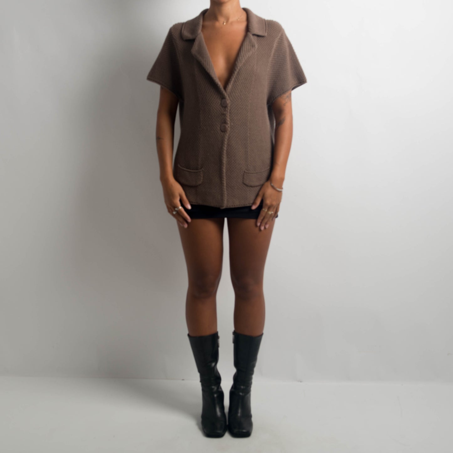 KNIT SHORT SLEEVE CARDIGAN