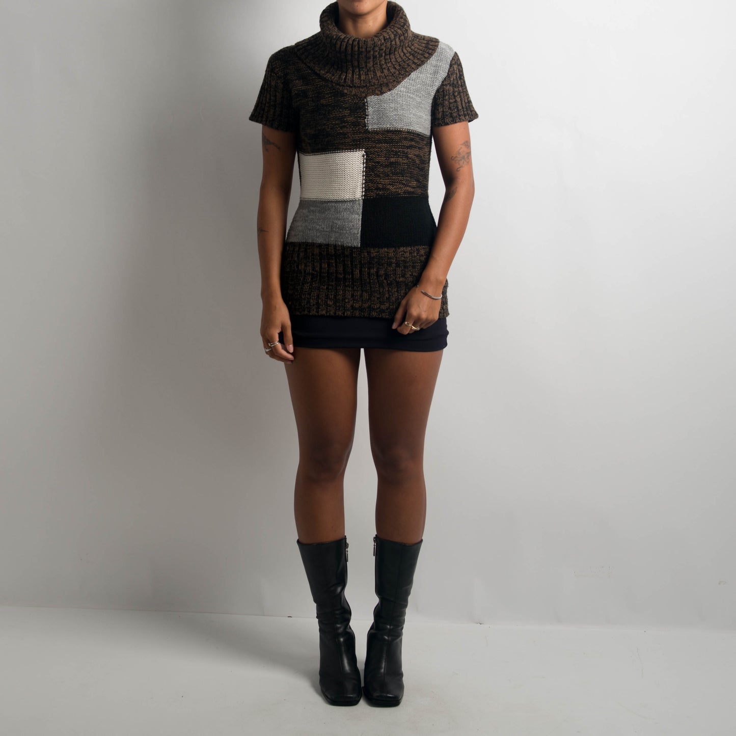 KNIT TURTLENECK TOP