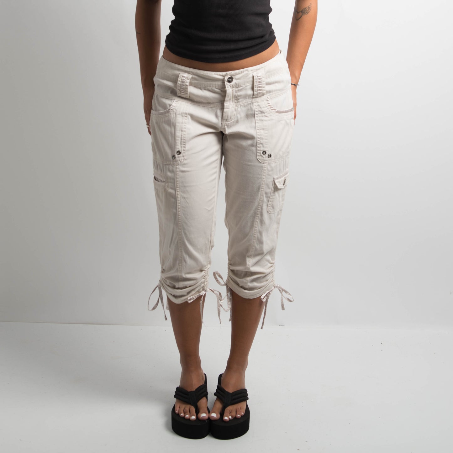CREAM CAPRI CARGO PANTS