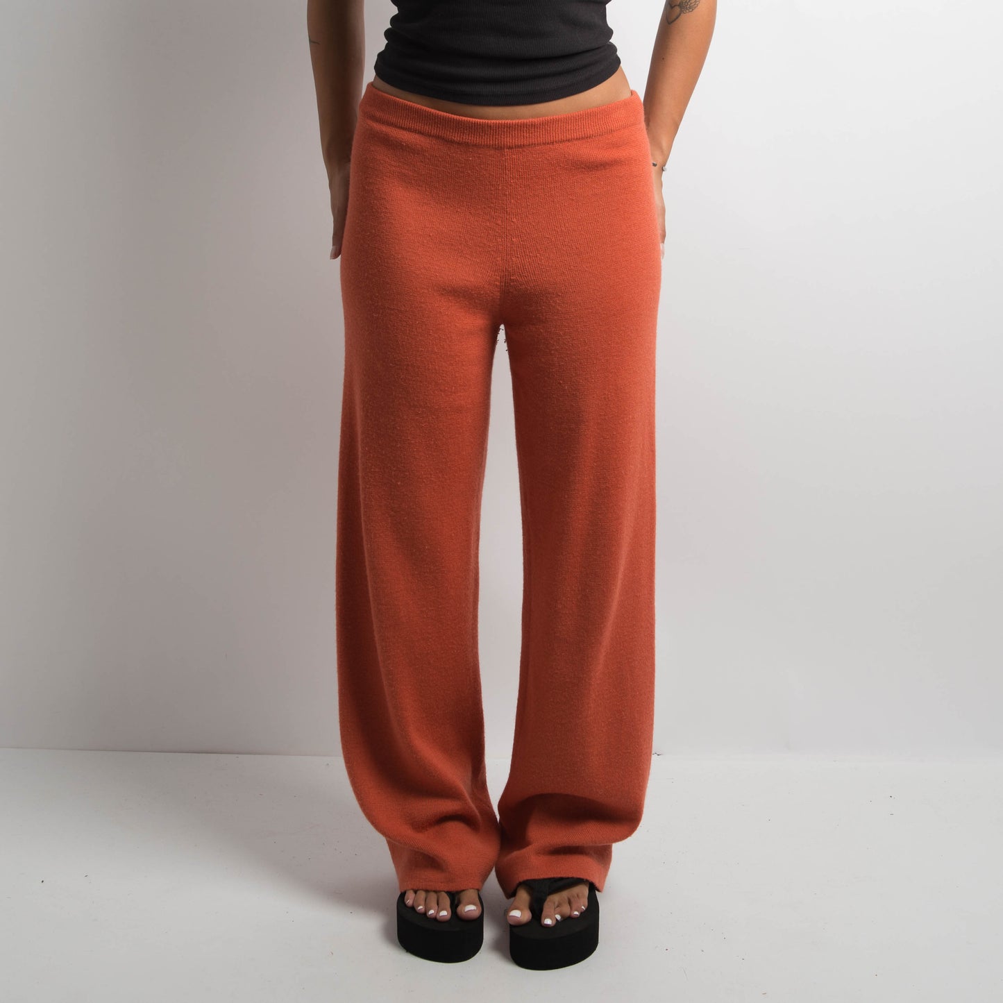 ORANGE KNIT PANTS