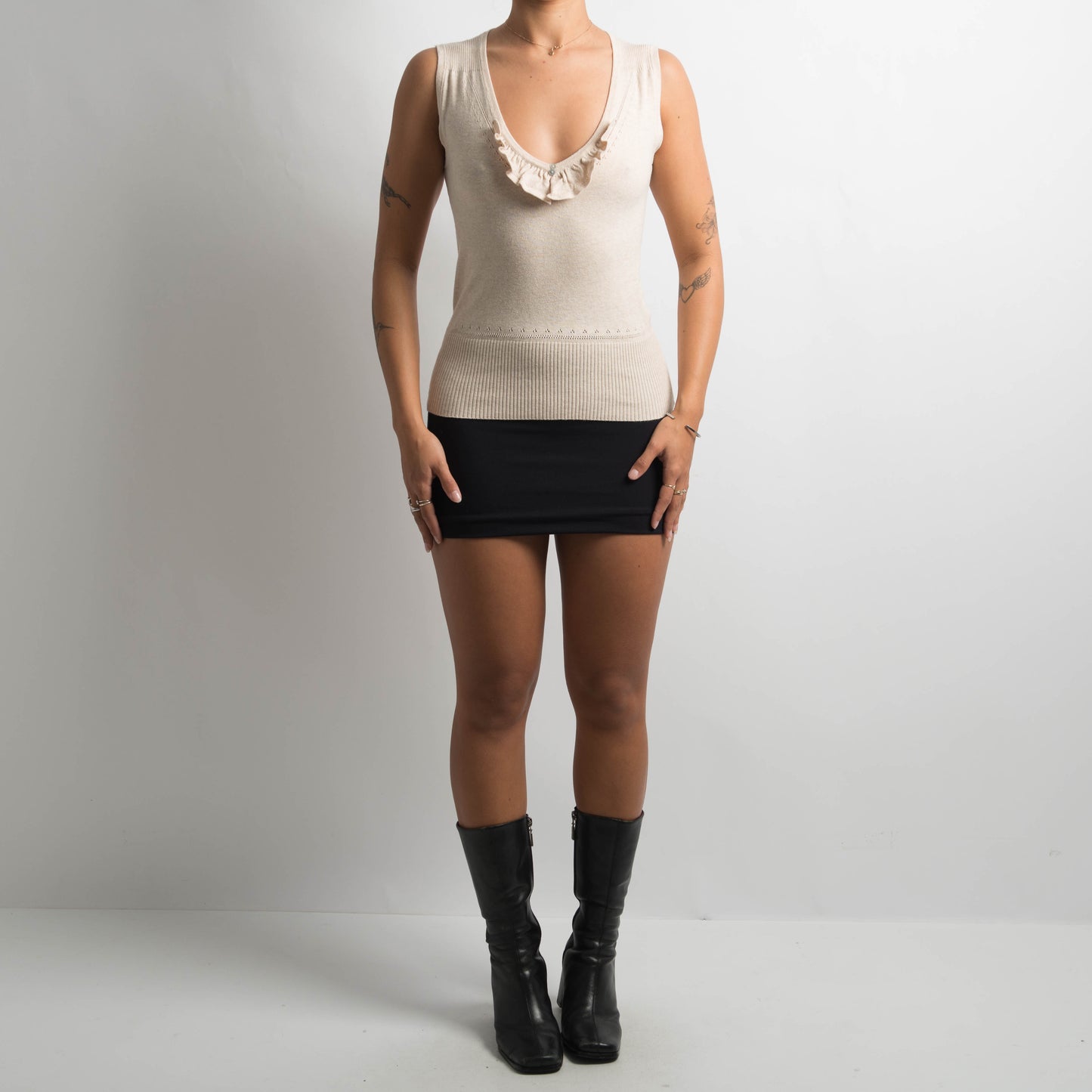 BEIGE KNIT VEST