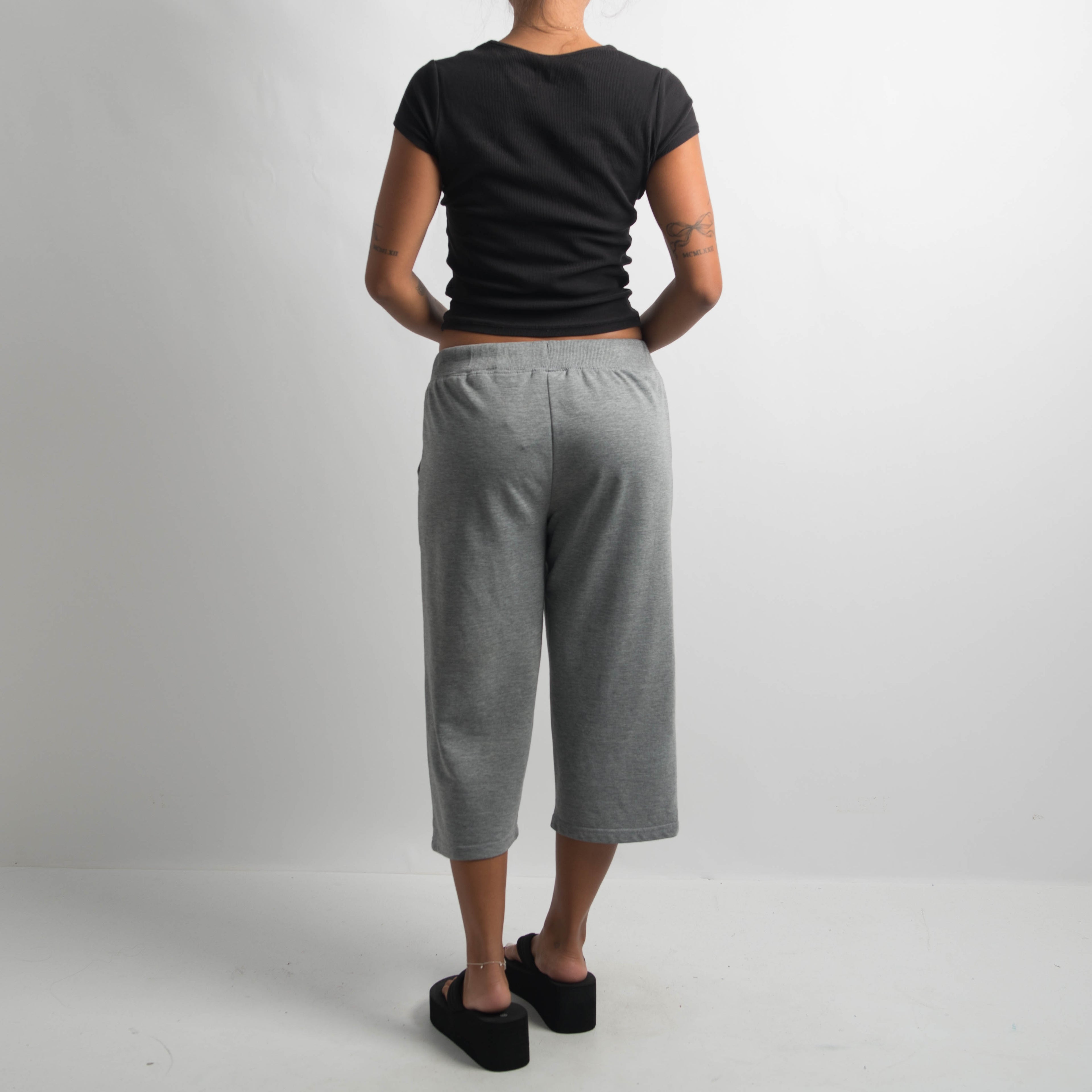 GREY CAPRI LOUNGE PANTS