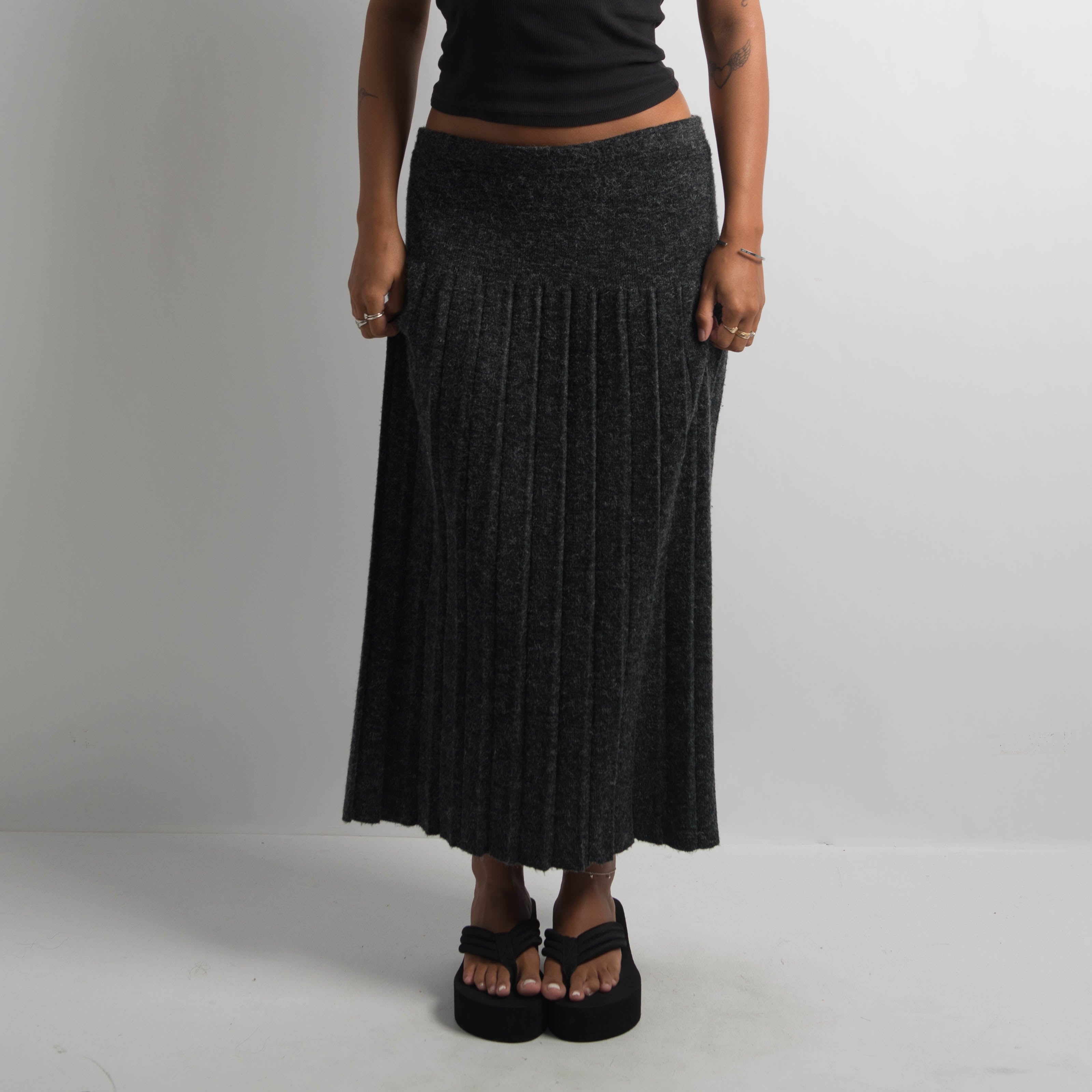 CHARCOAL RIB MIDI SKIRT