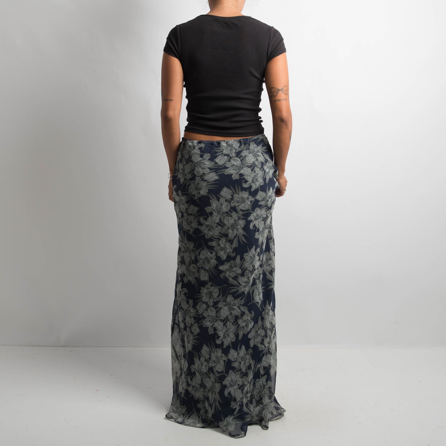 NAVY FLORAL MAXI SKIRT