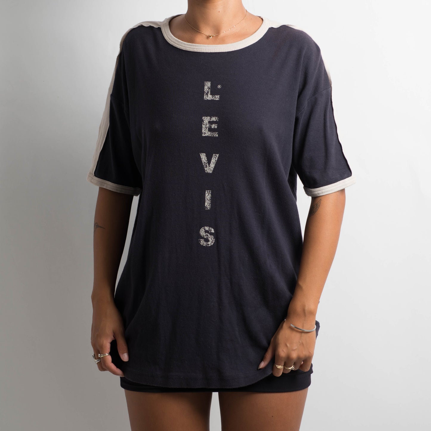 NAVY LEVIS TSHIRT