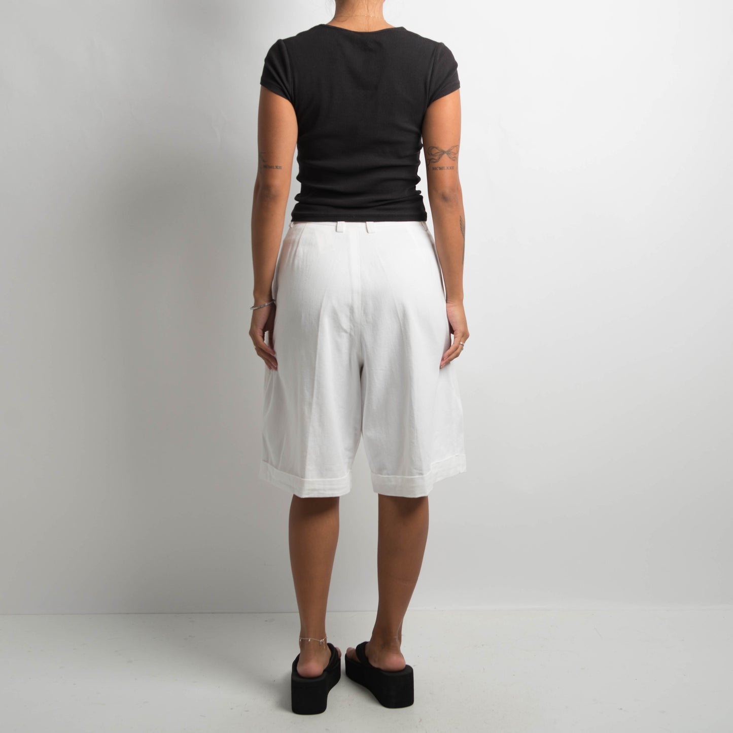 WHITE LONGLINE SHORTS