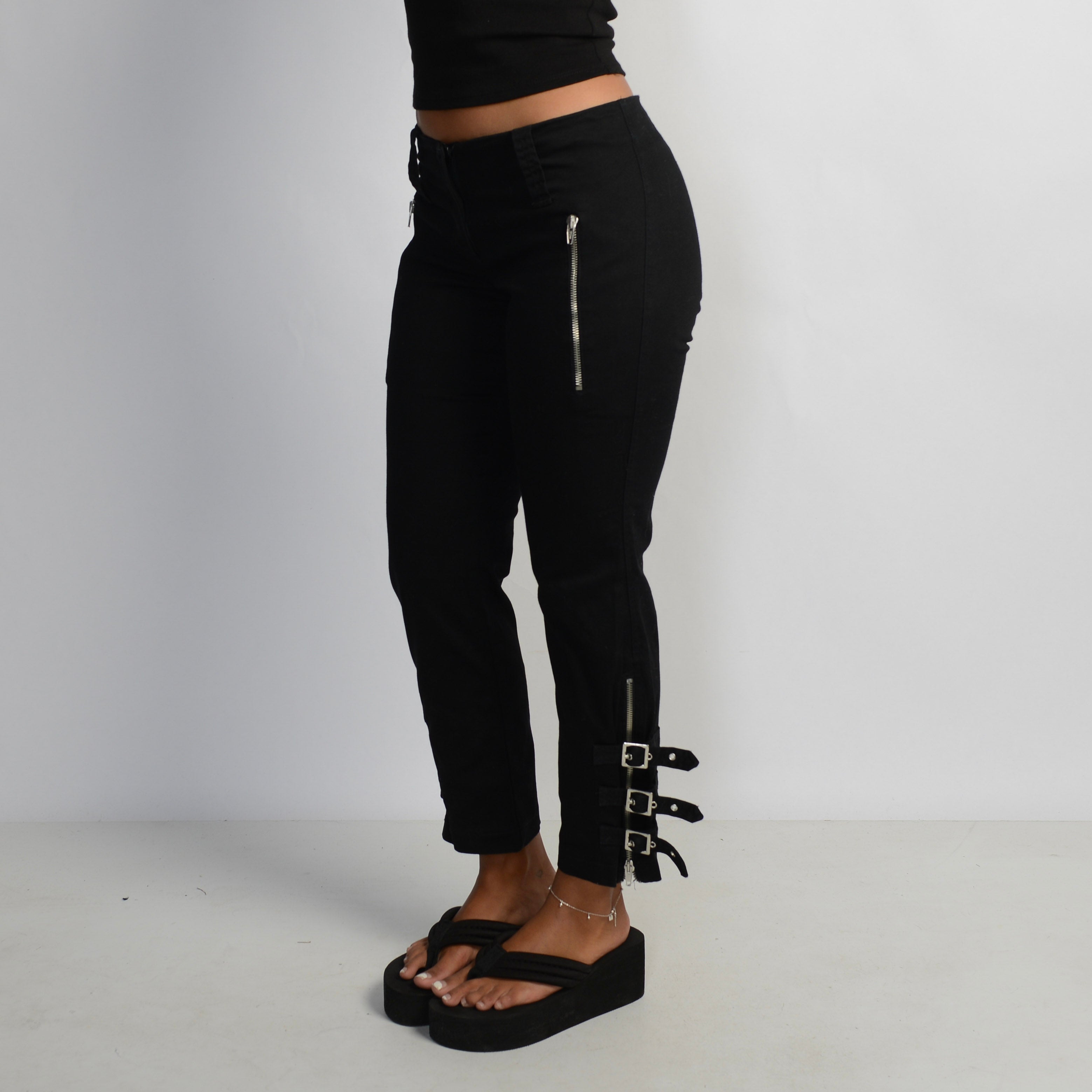 BLACK CROP BUCKLE TROUSERS