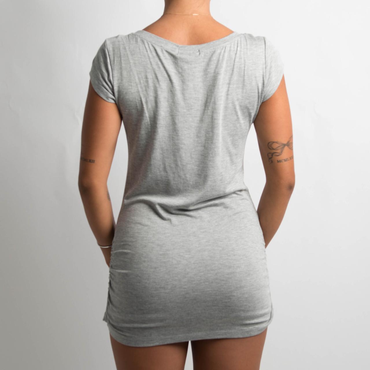 Y2K GREY GRAPHIC TOP