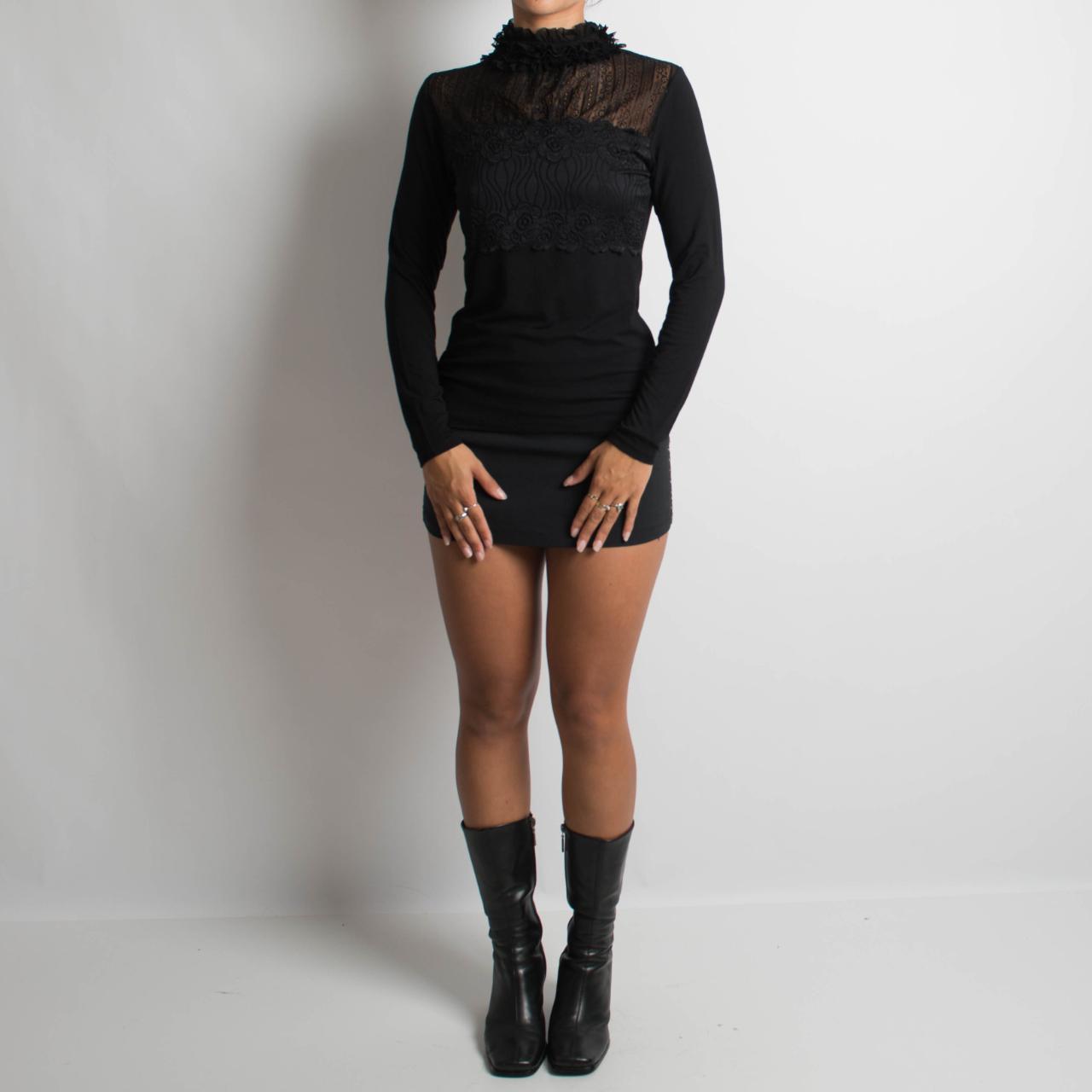 BLACK TEXTURED TOP