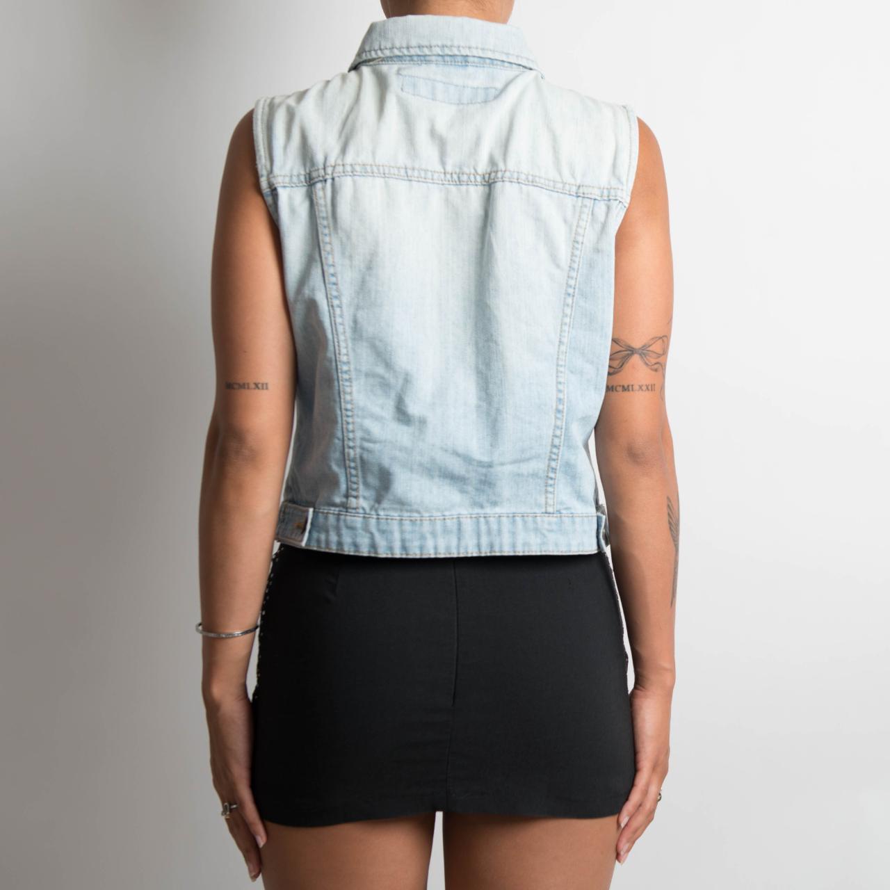 GILET EN DENIM DÉLAVÉ CLAIR